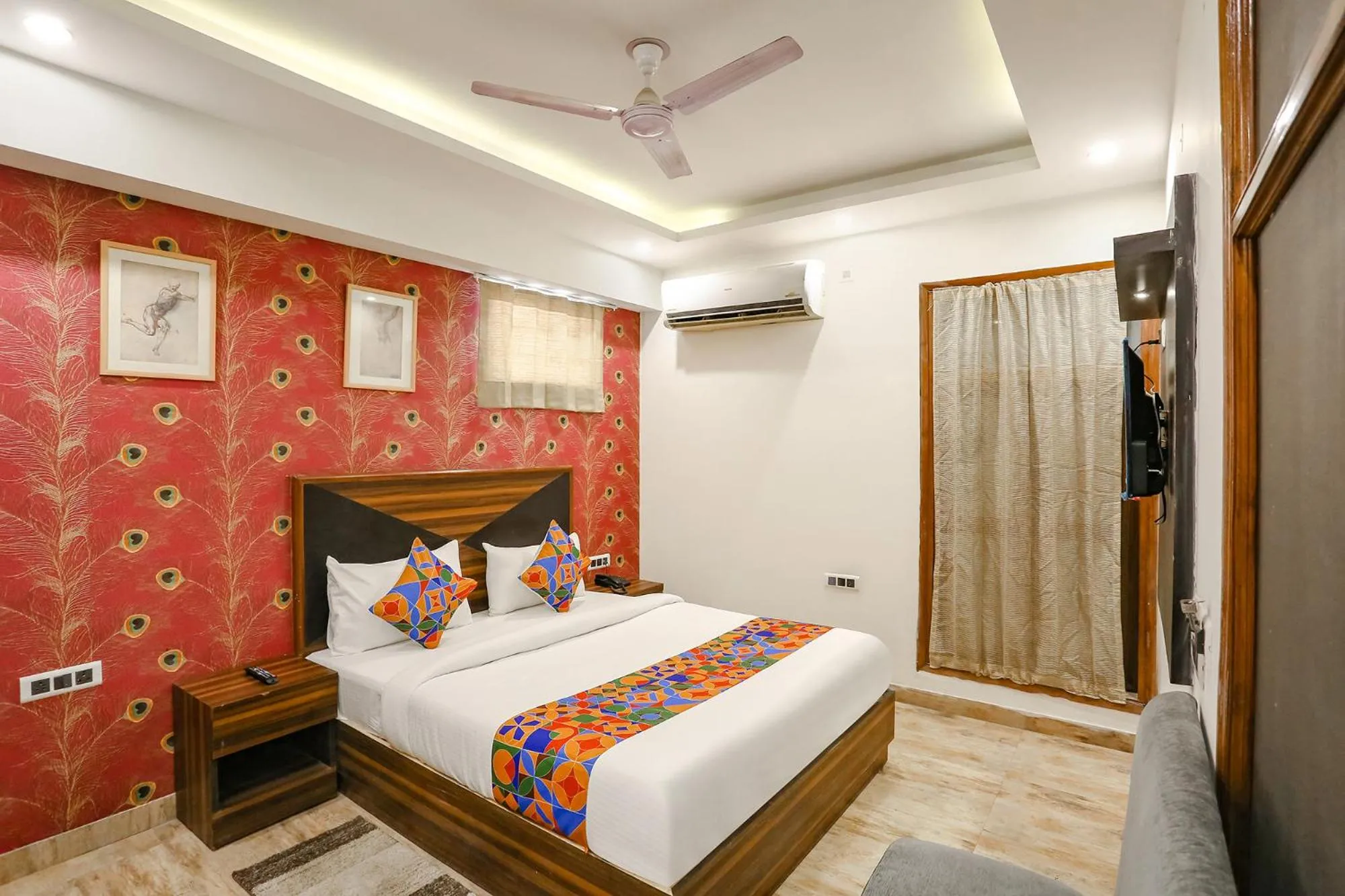 Communal lounge/ TV room, Bed in FabHotel Delta Suites I