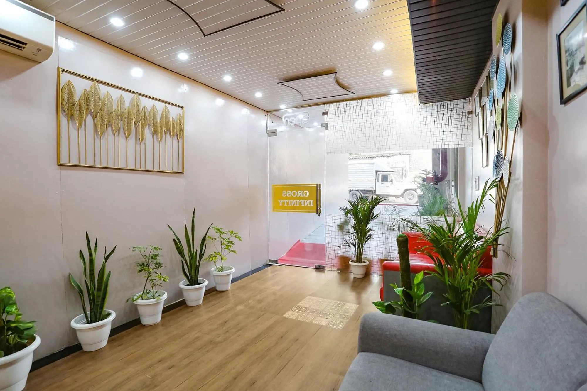 Seating area in FabHotel Delta Suites I