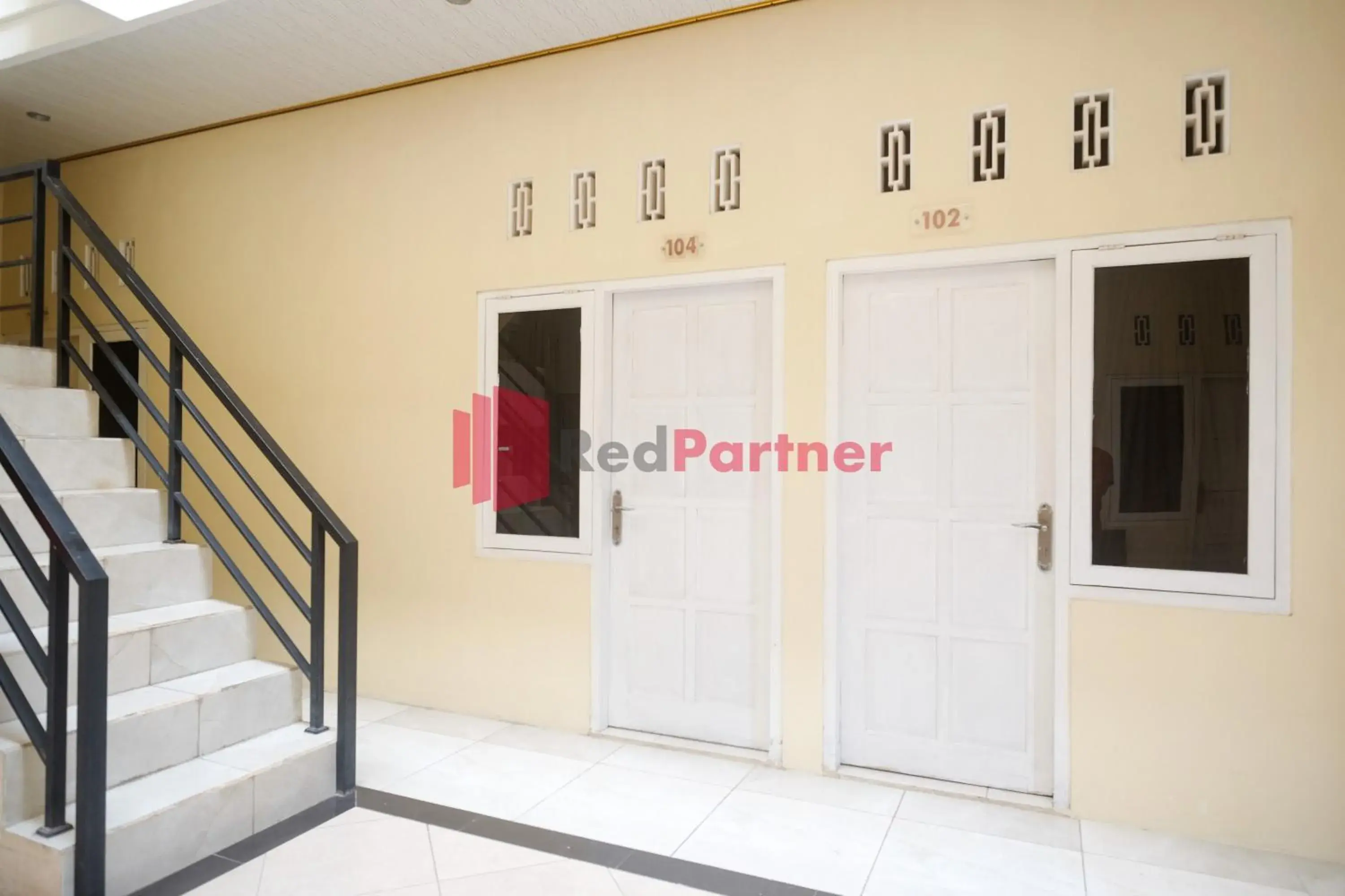 Property building in Wisma Fortuna Syariah Mitra RedDoorz Property building in Wisma Fortuna Syariah Mitra RedDoorz