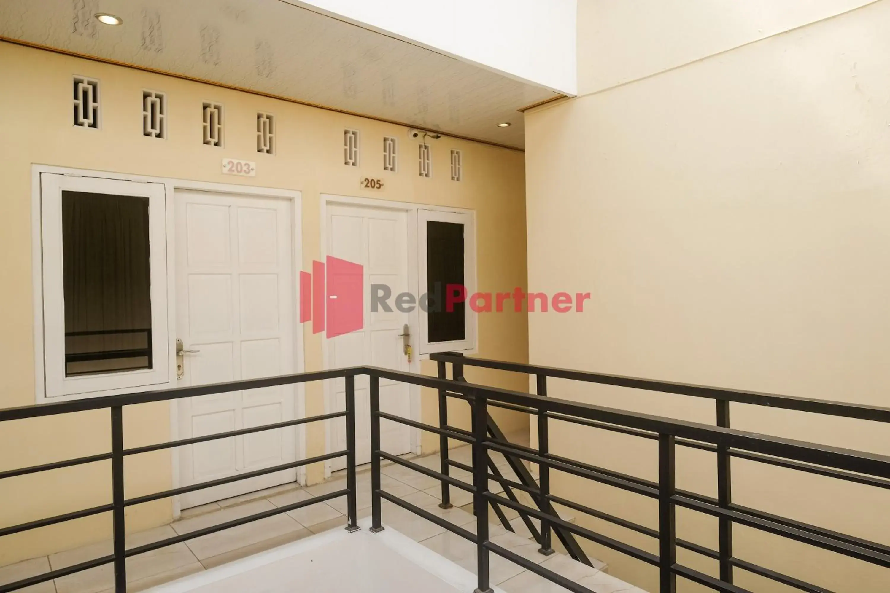 Property building in Wisma Fortuna Syariah Mitra RedDoorz Property building in Wisma Fortuna Syariah Mitra RedDoorz