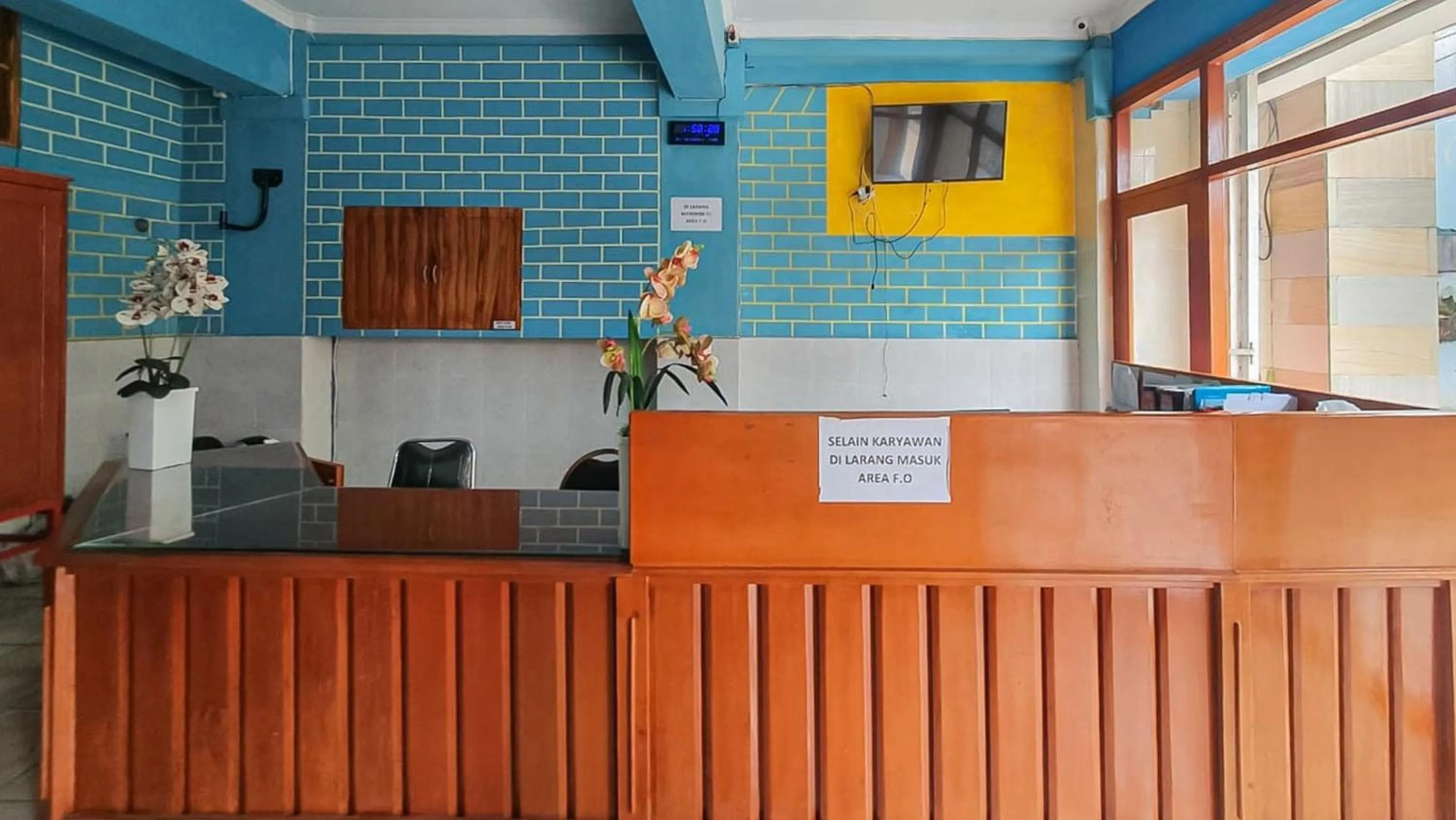 Lobby or reception in Reddoorz @ Homestay Gayatri