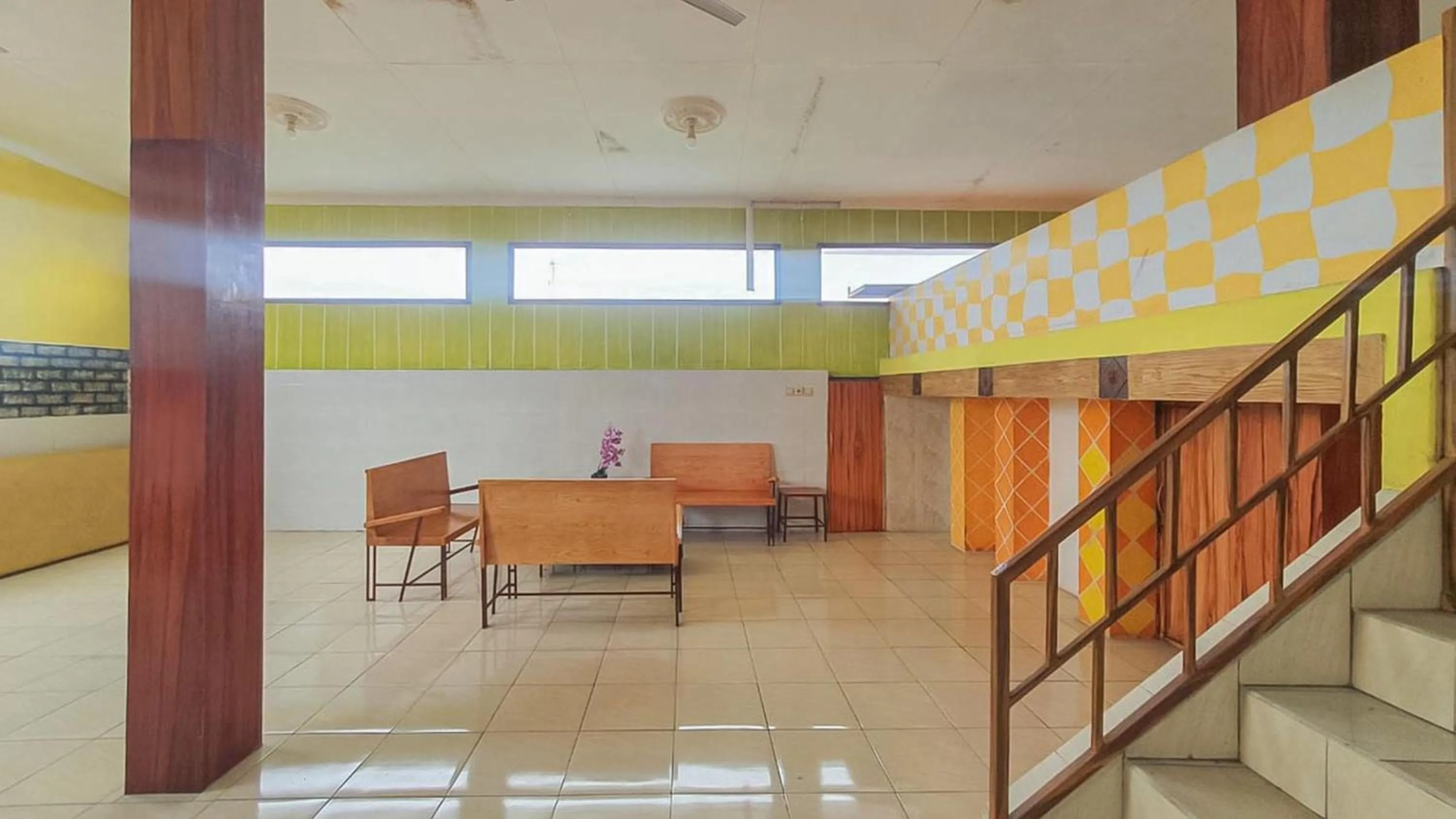 Living room in Reddoorz @ Homestay Gayatri