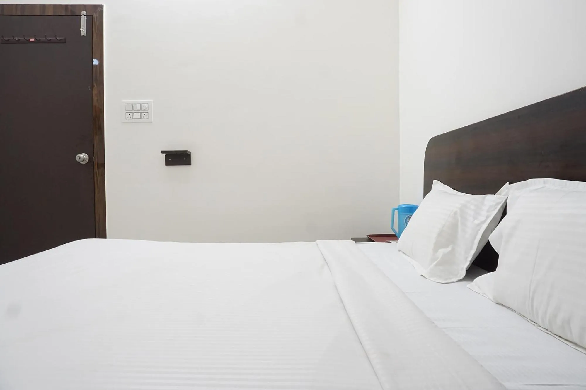 Photo of the whole room, Bed in FabHotel Gargi Galuxe - Nr Ankushrao Natyagruha