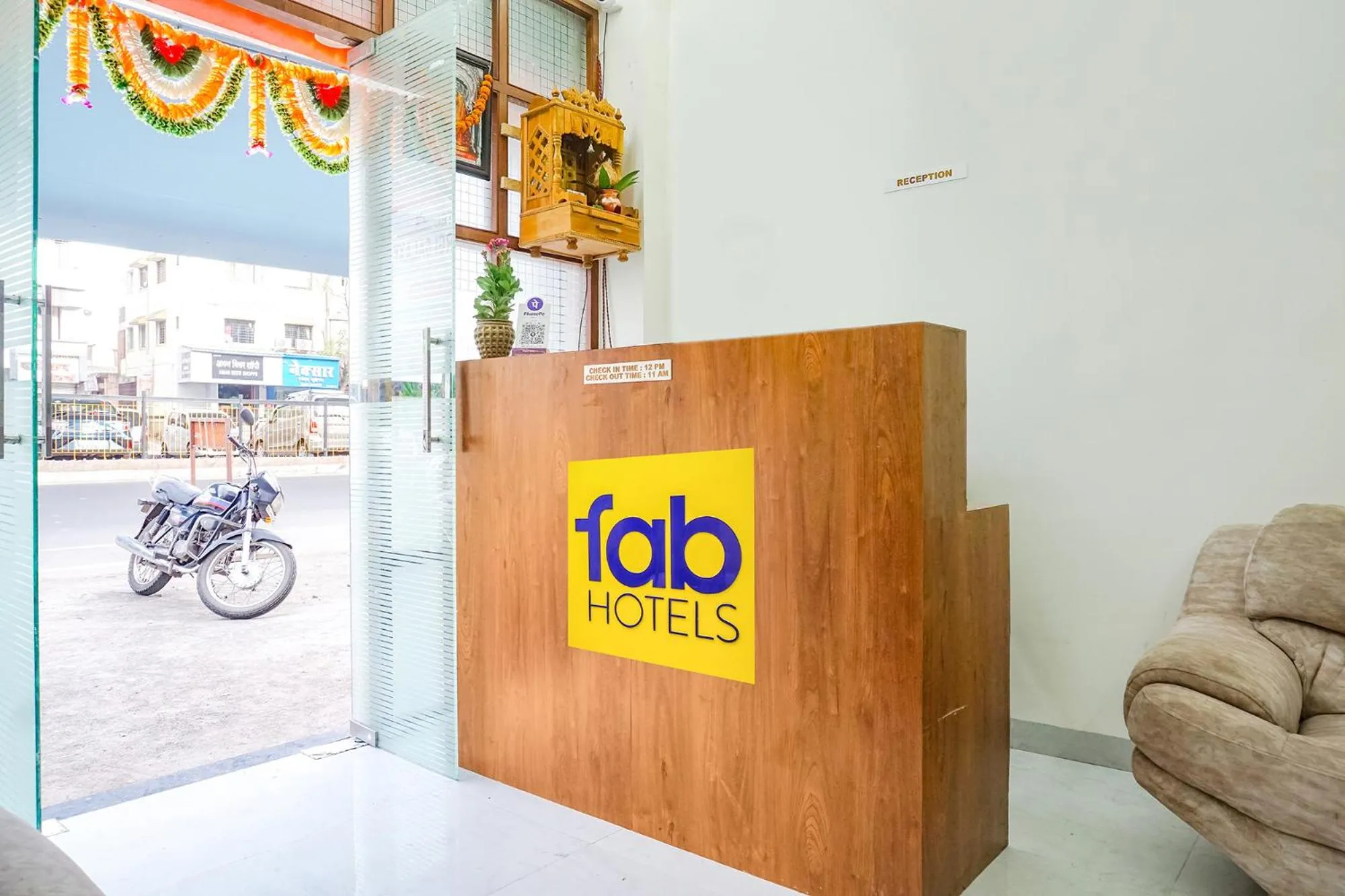 Lobby or reception in FabHotel Gargi Galuxe - Nr Ankushrao Natyagruha