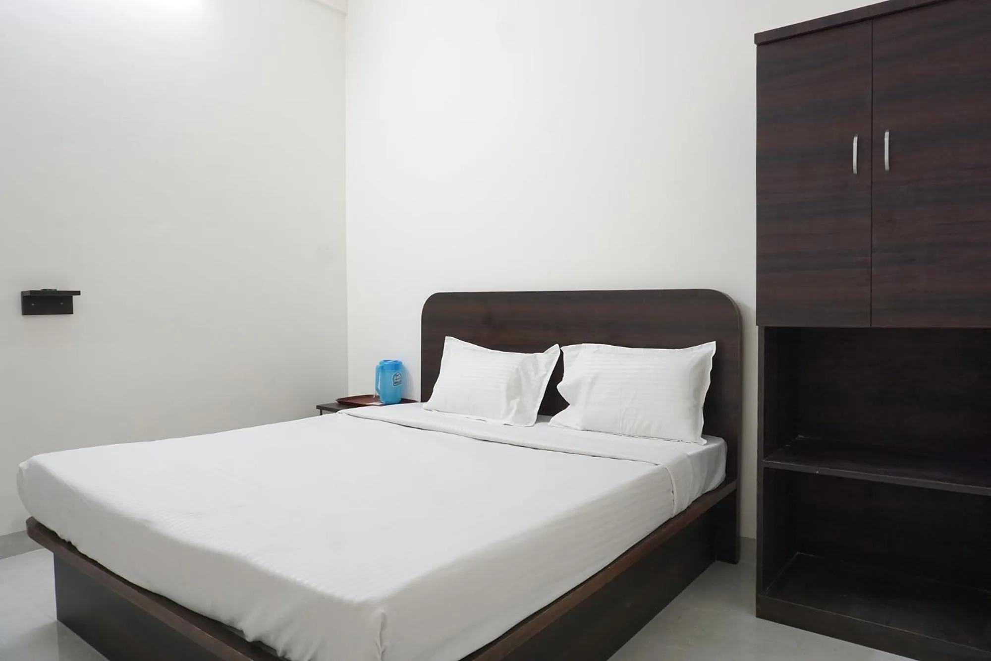 Photo of the whole room, Bed in FabHotel Gargi Galuxe - Nr Ankushrao Natyagruha
