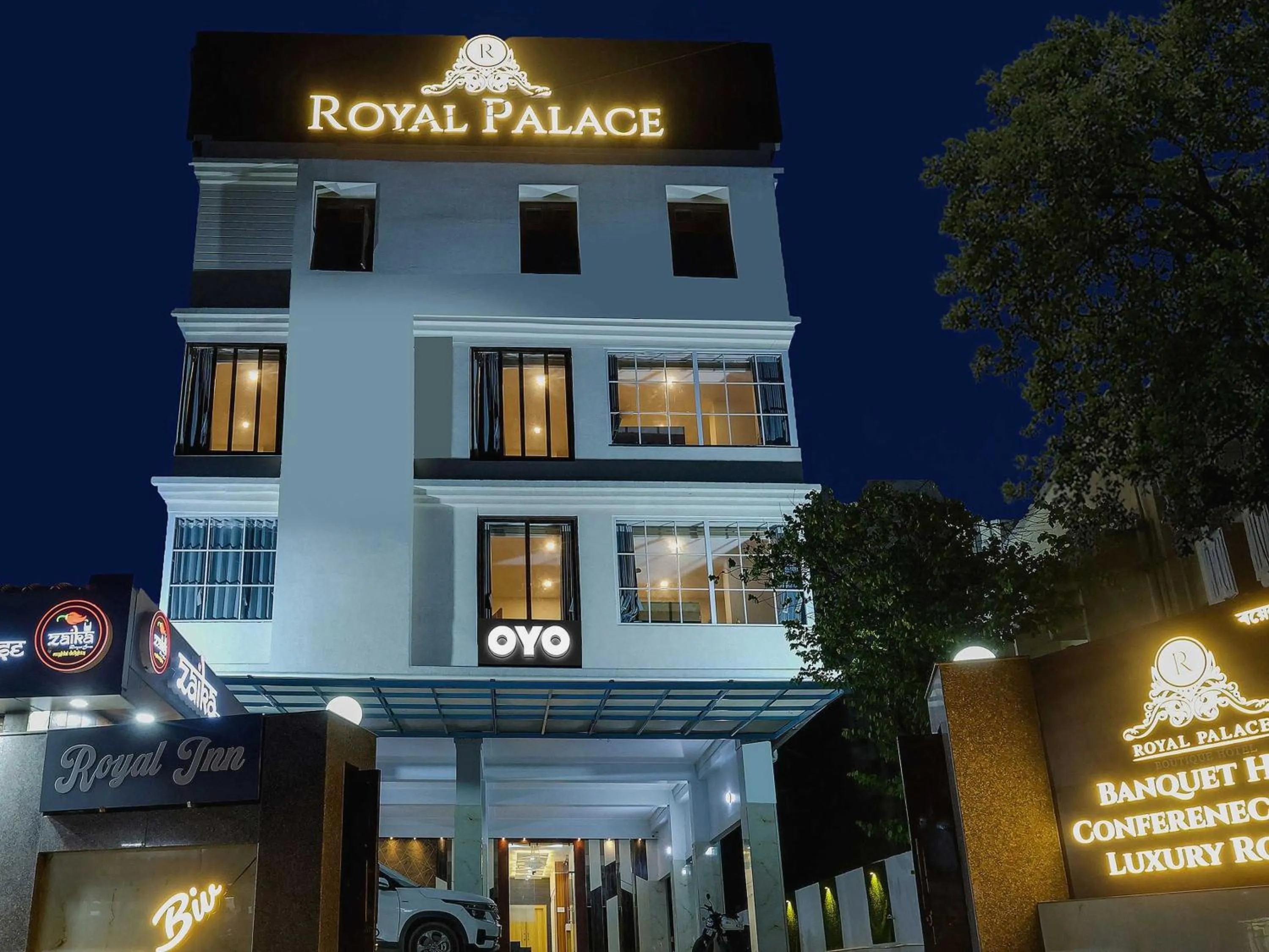 Townhouse Royal Inn