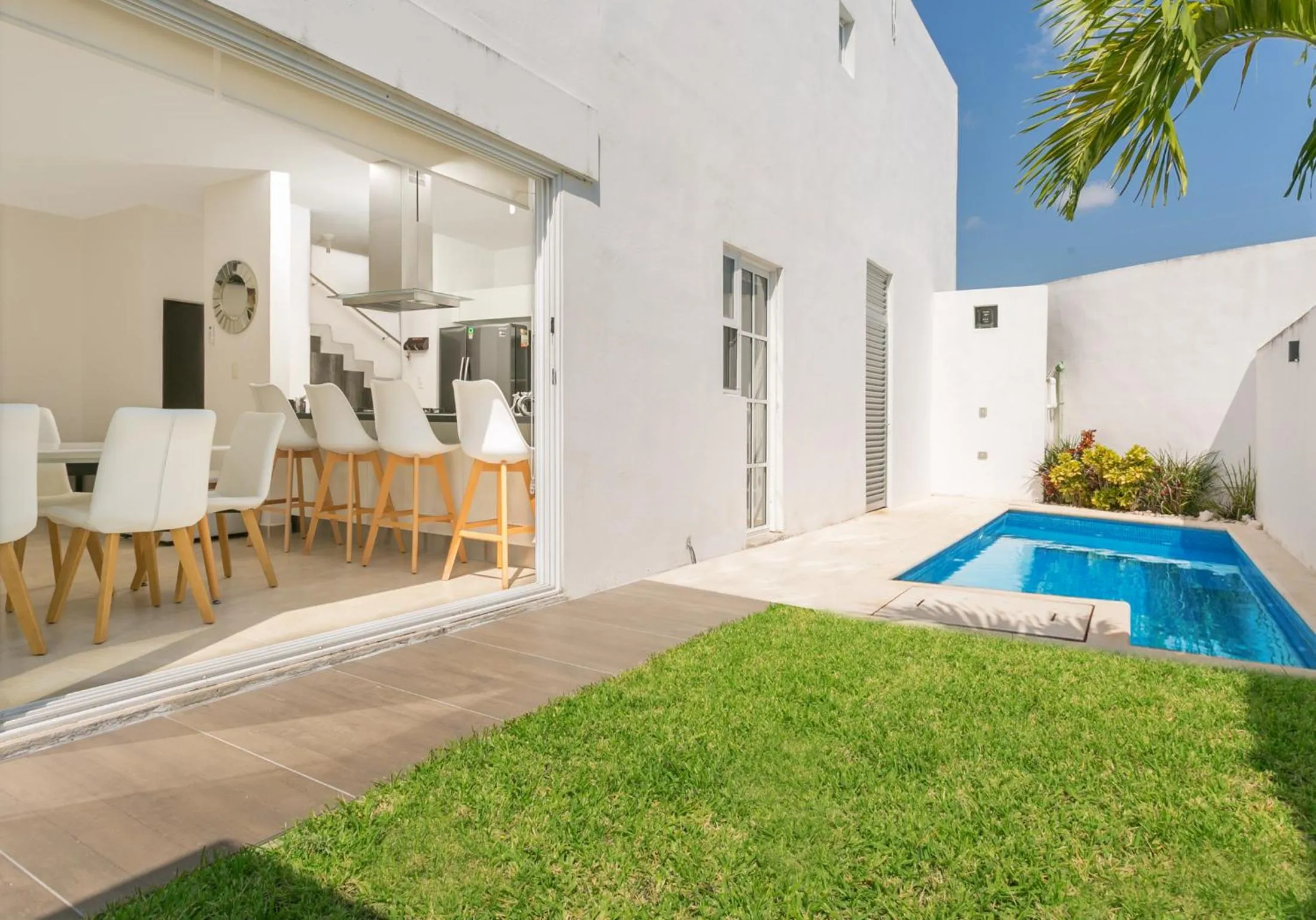 Swimming pool in House in Private Altus Il - Private Pool