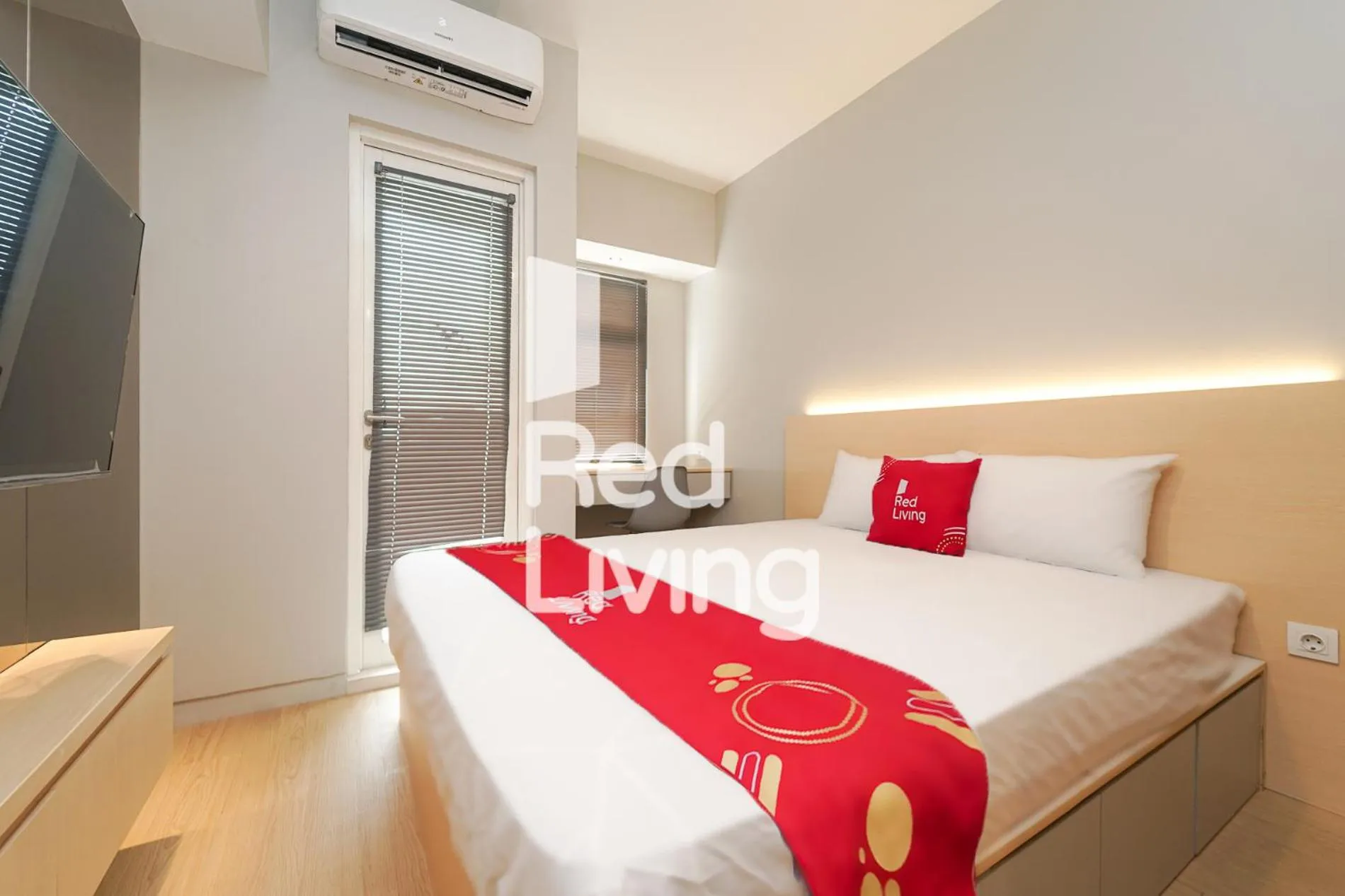 Bedroom, Bed in Redliving Apartemen Springlake Summarecon - MDH Rooms Tower Caldesia with Netflix