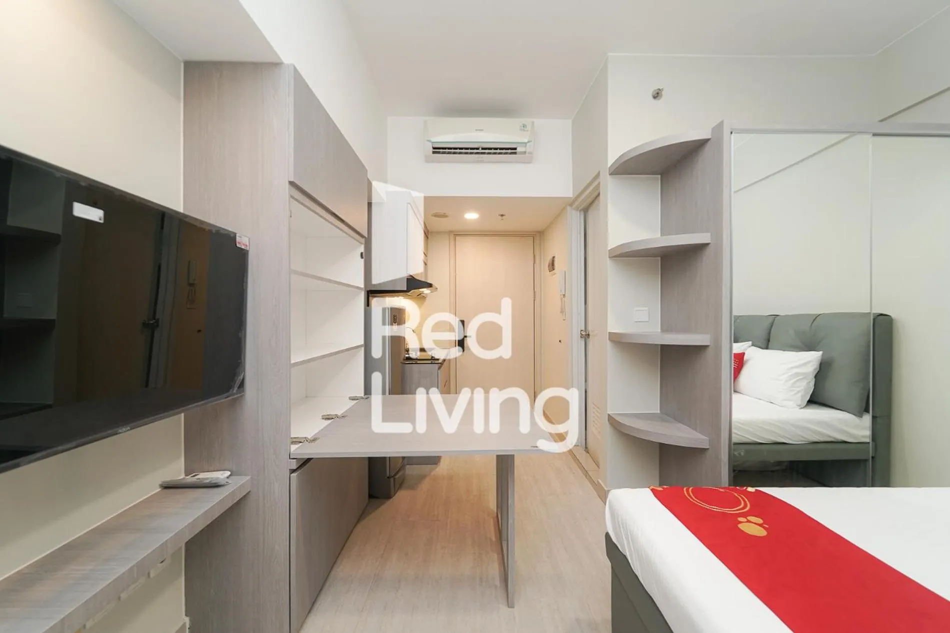 Bedroom, Bed in Redliving Apartemen Springlake Summarecon - MDH Rooms Tower Caldesia with Netflix