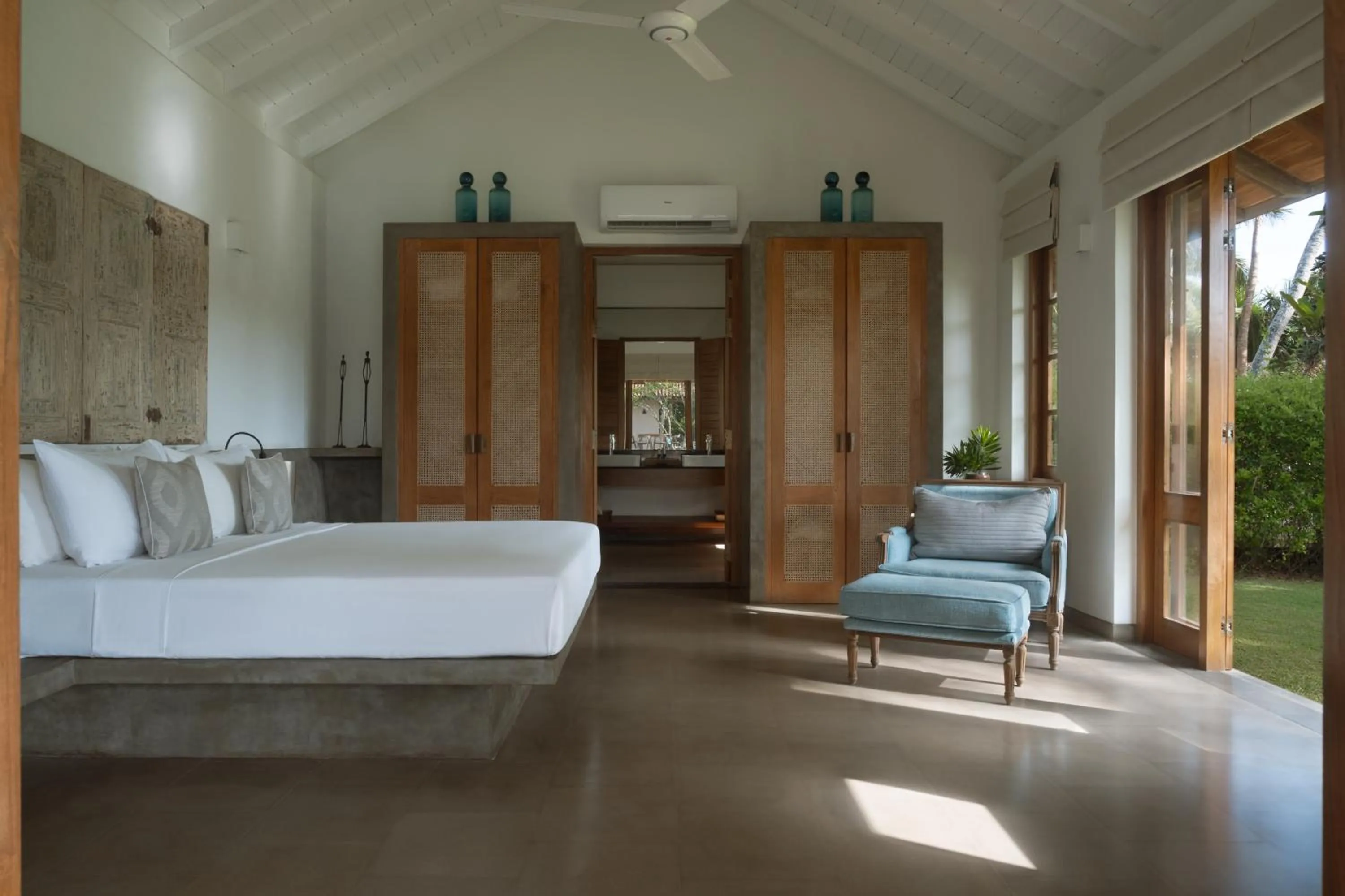 Bedroom, Bed in Kirana - A Santani Villa, Bentota