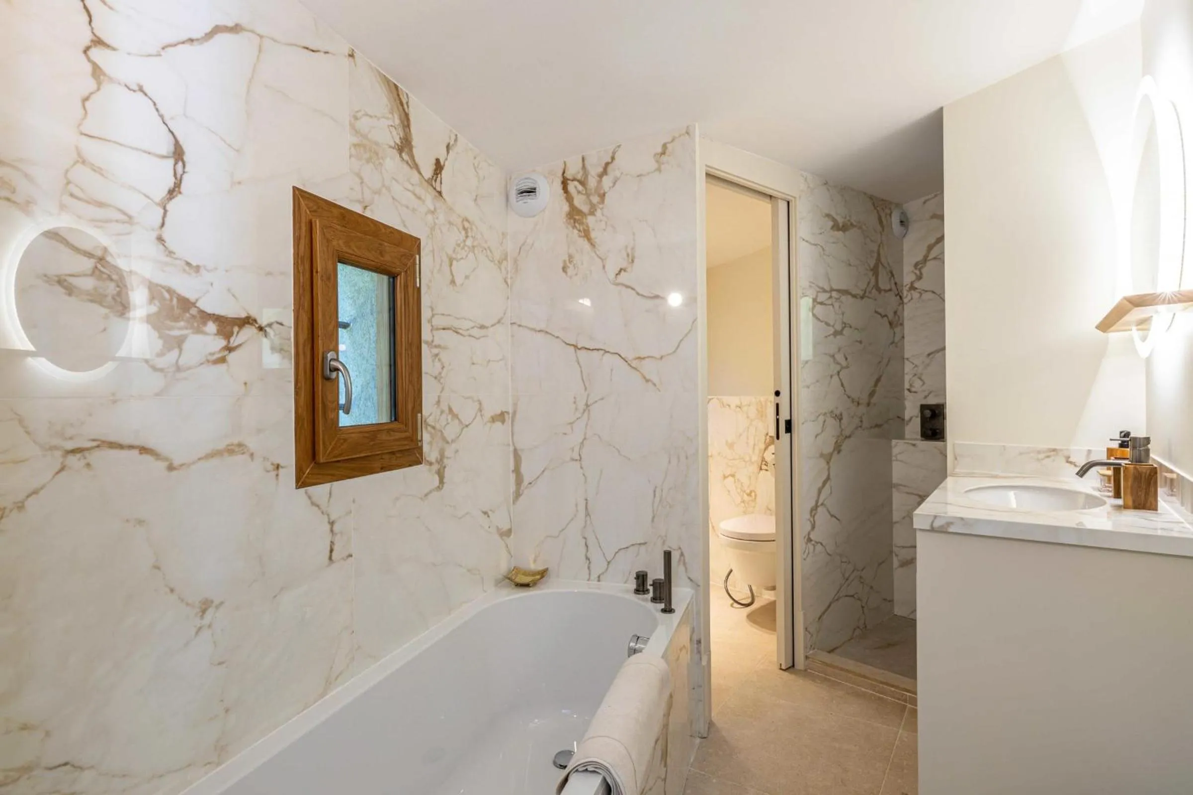 Bathroom in Luxurious Villa with heated pool 5BR-10p - Cannes
