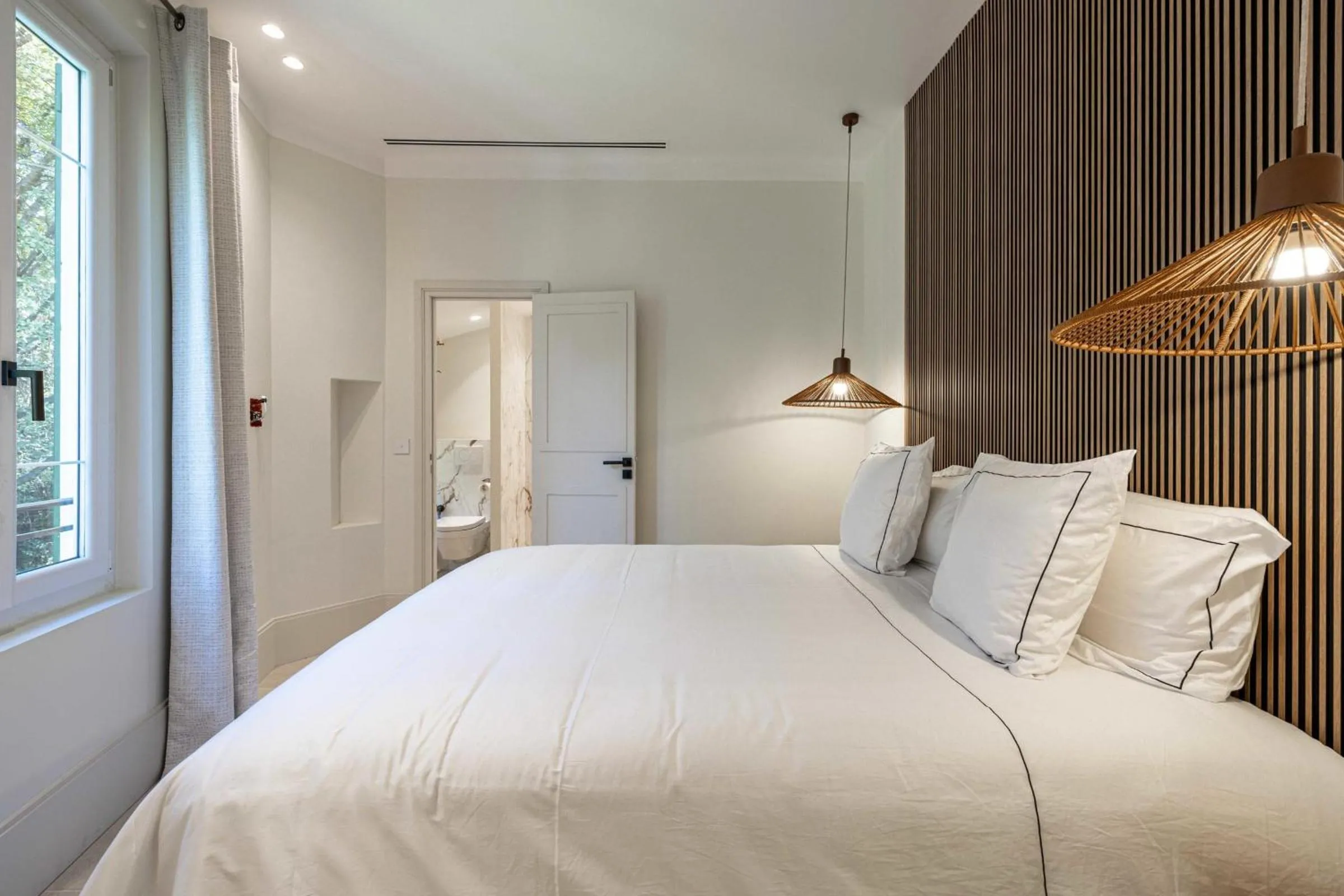 Bed in Luxurious Villa with heated pool 5BR-10p - Cannes