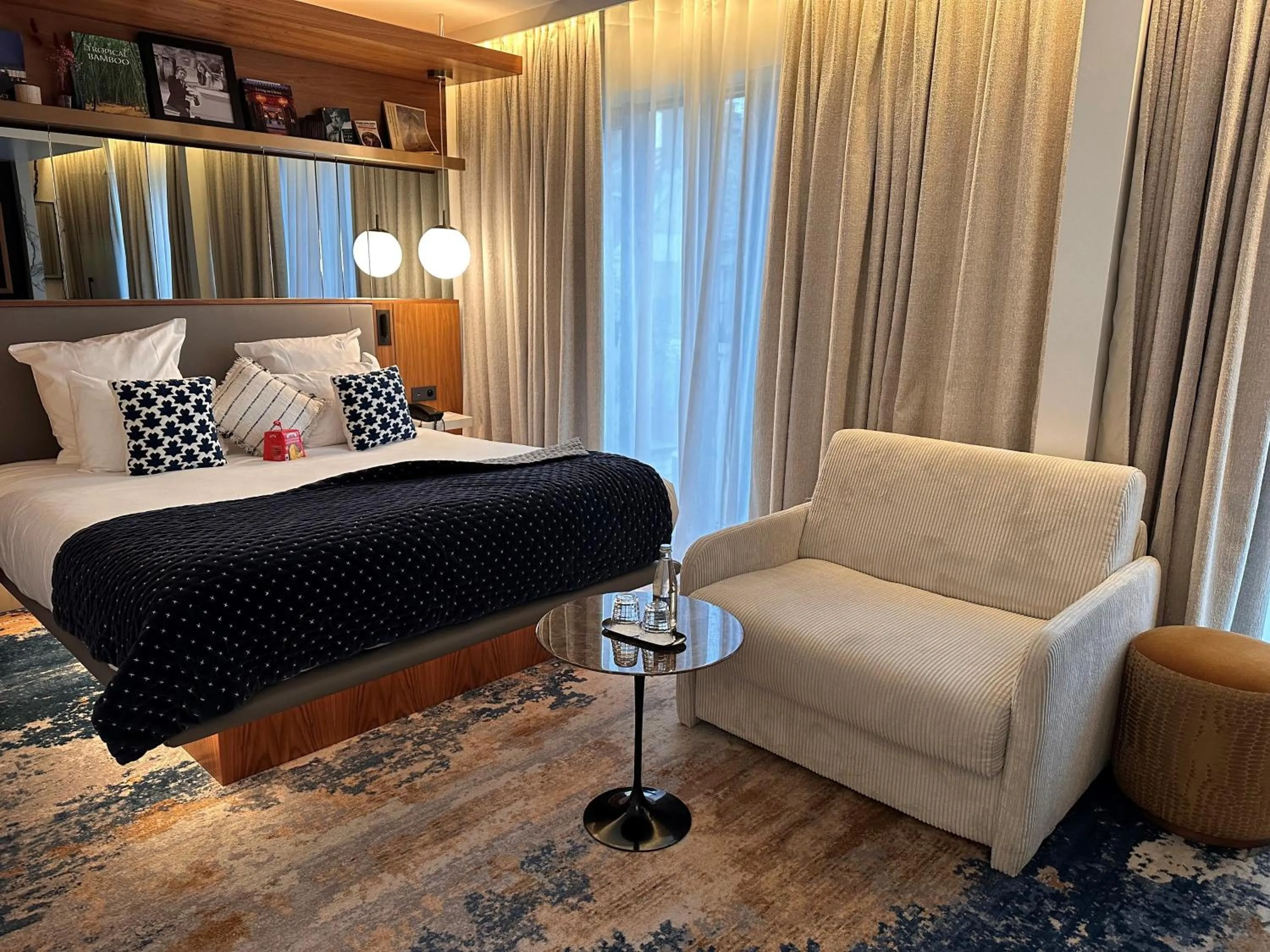 Photo of the whole room in CARD Hôtel