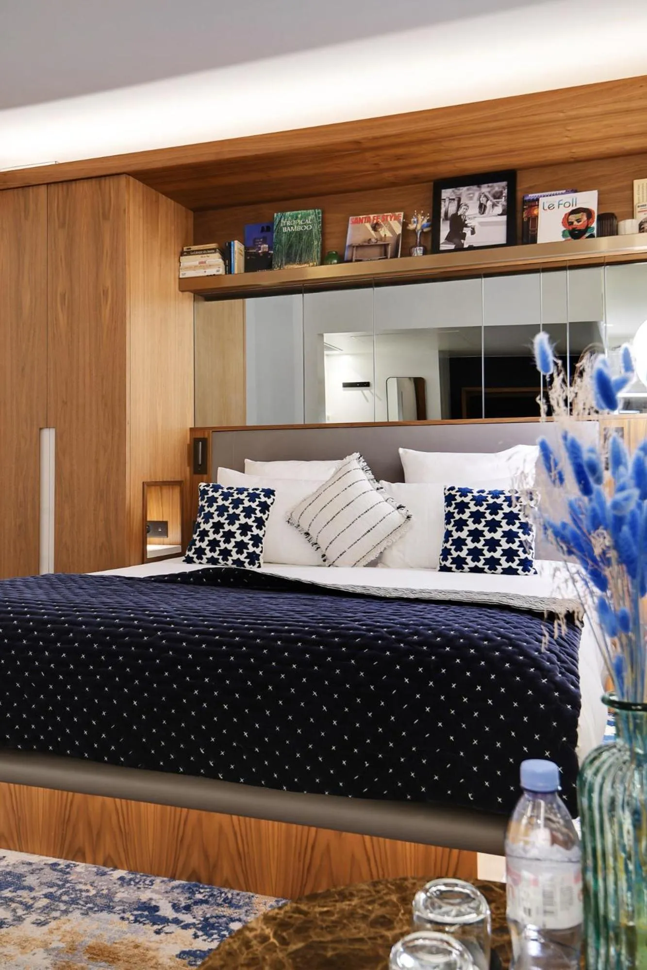 Photo of the whole room, Bed in CARD Hôtel