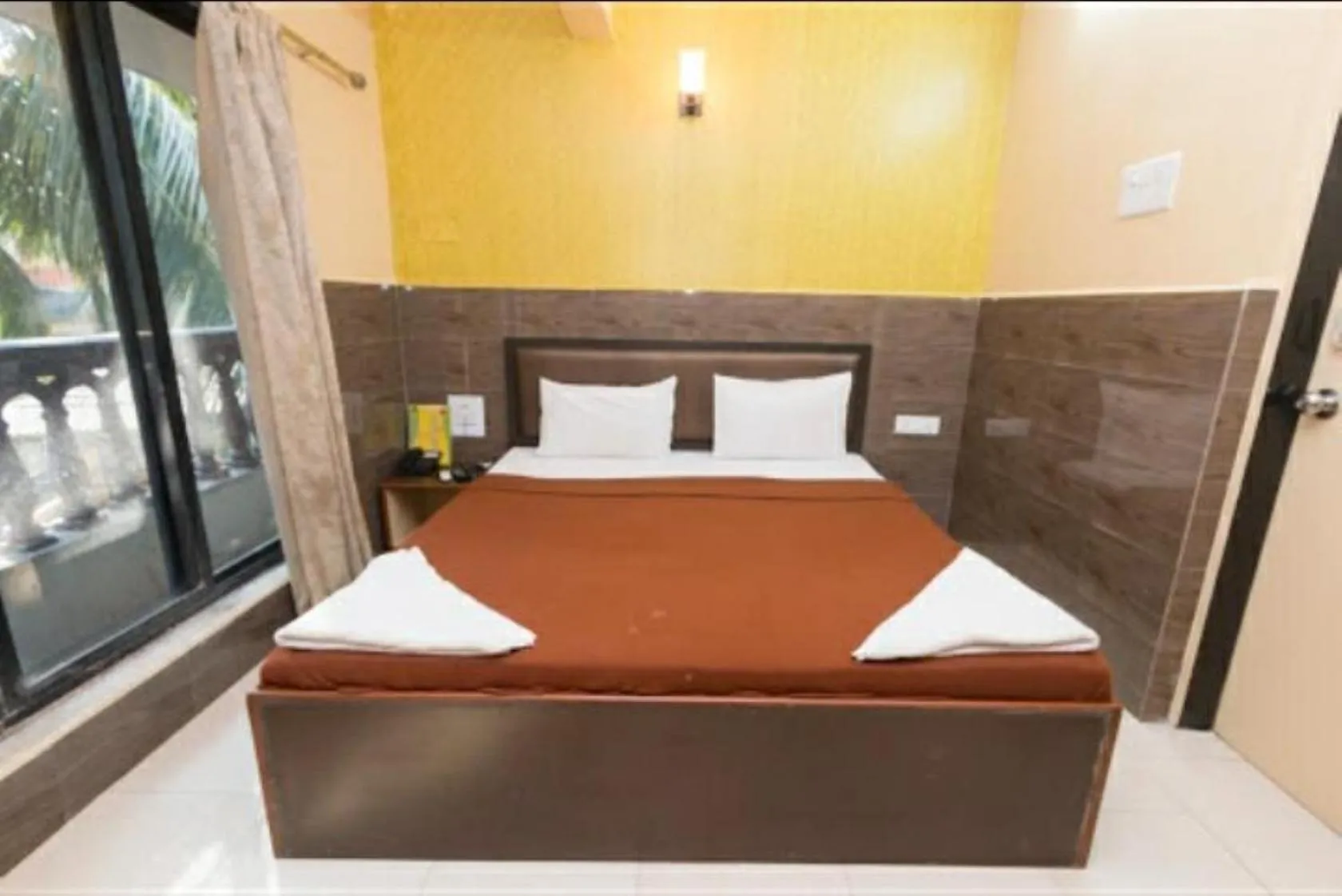 Bed in Hotel classic residency