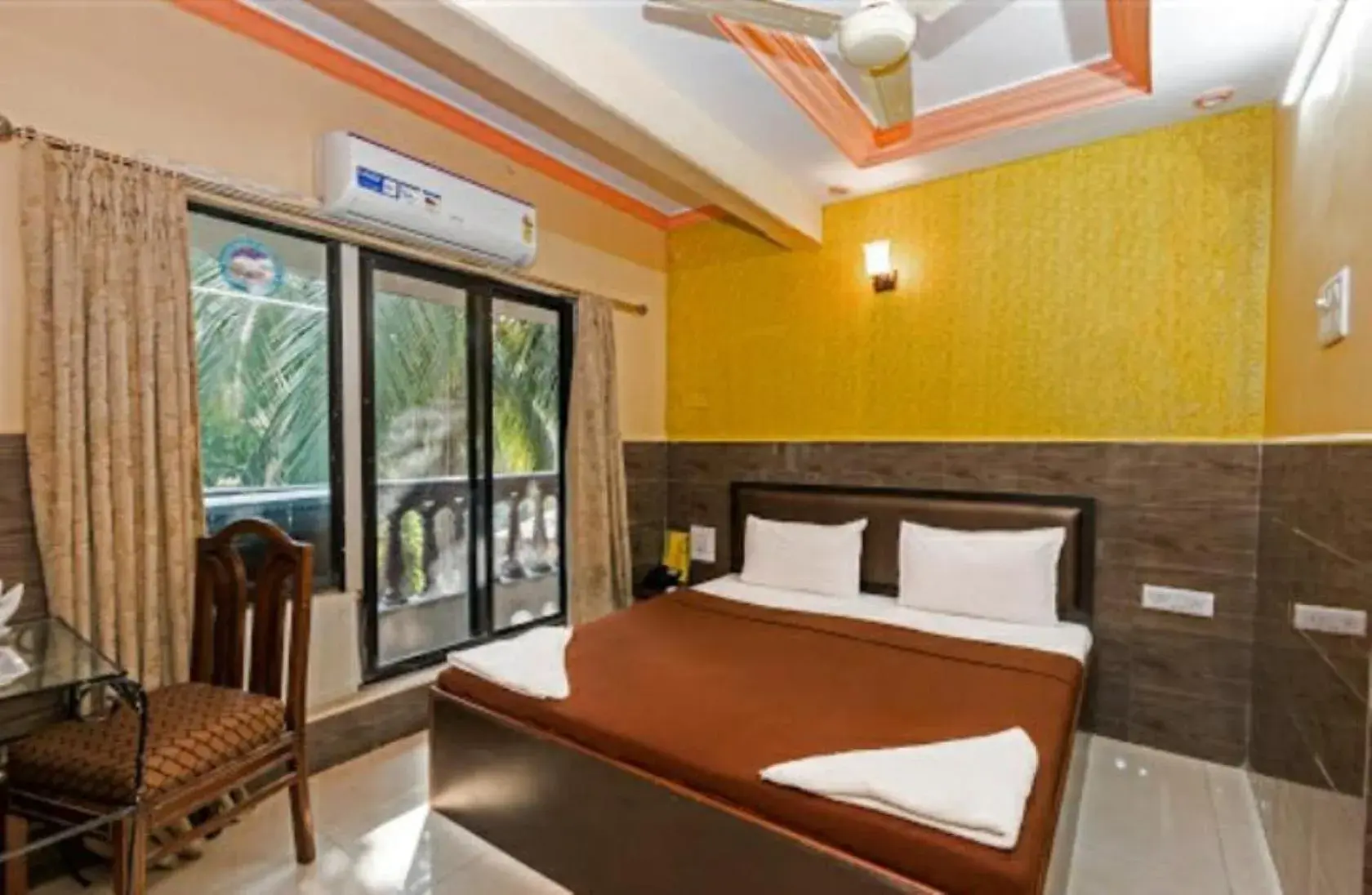 Deluxe Double Room in Hotel classic residency Deluxe Double Room in Hotel classic residency