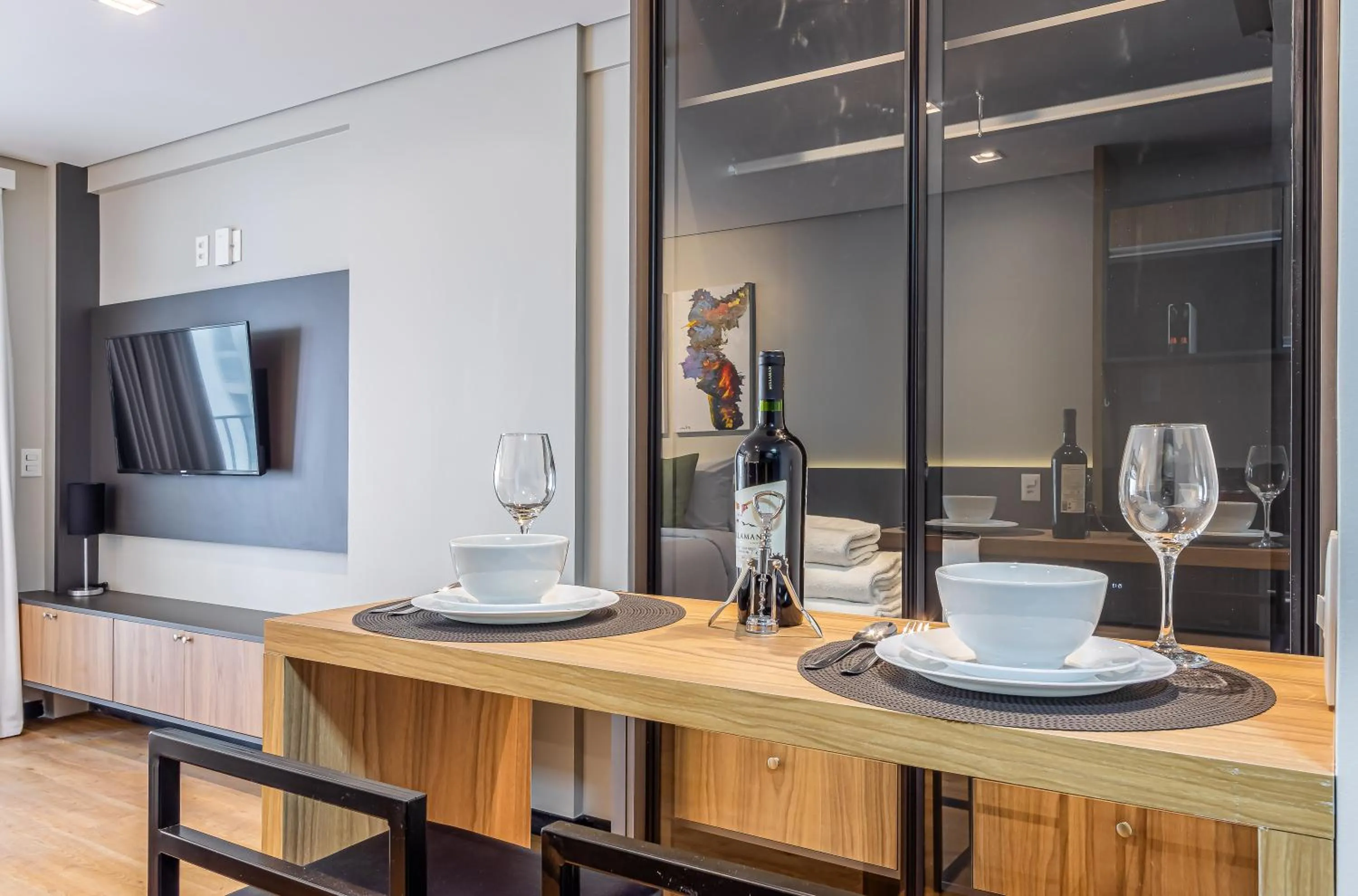 Dining area in Next Paulista by Viva - Apartamentos completos ao lado da Av Paulista e MASP