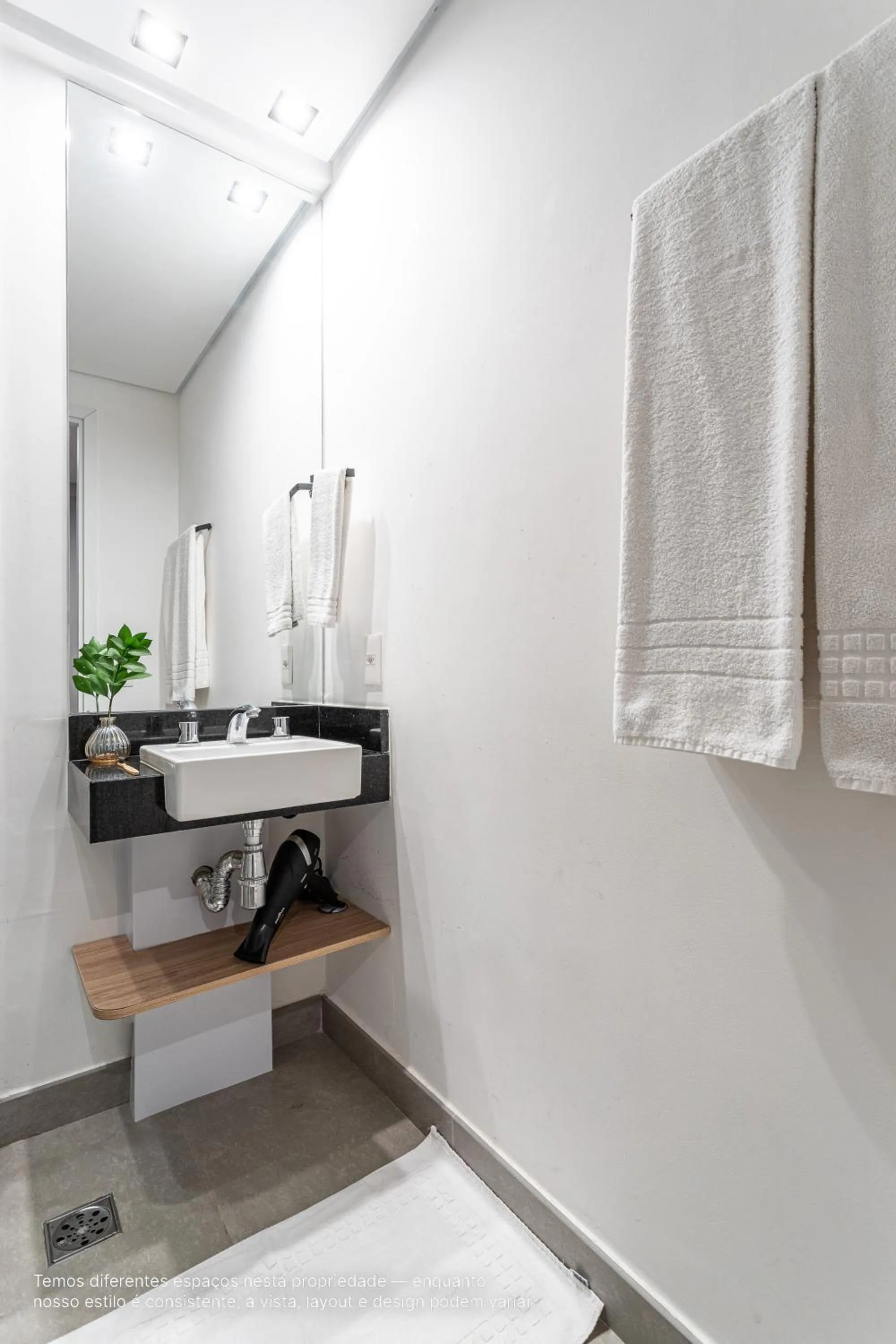 Bathroom in Next Paulista by Viva - Apartamentos completos ao lado da Av Paulista e MASP