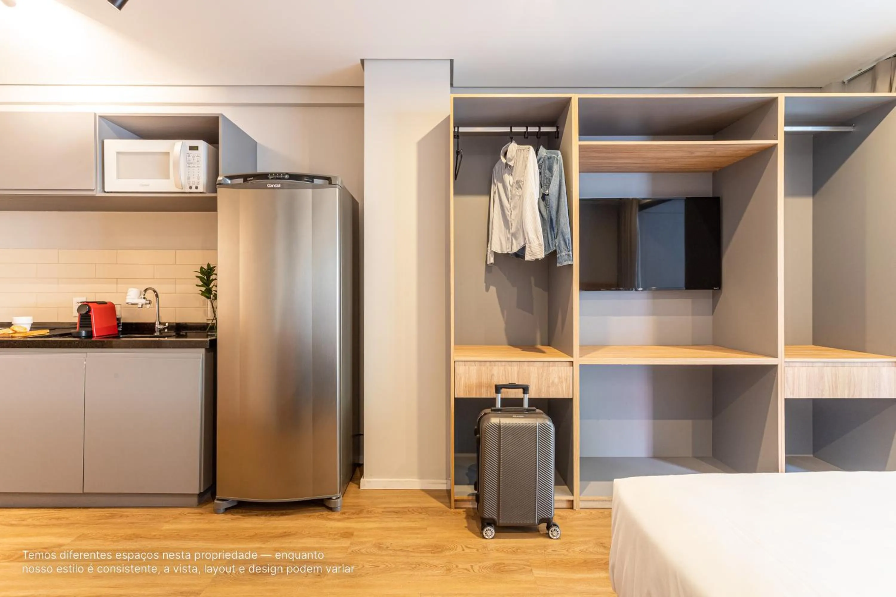 wardrobe in Next Paulista by Viva - Apartamentos completos ao lado da Av Paulista e MASP