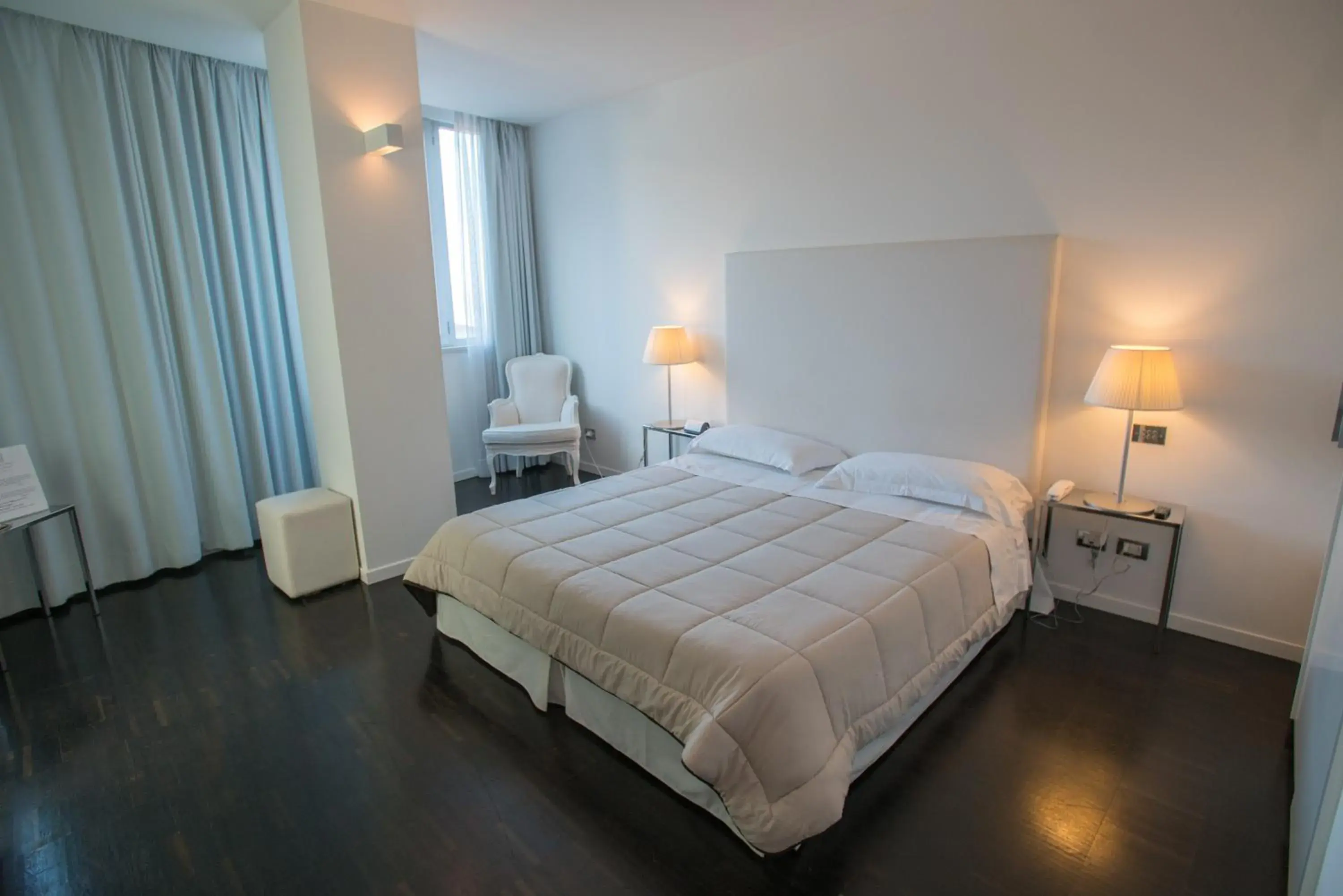 Double or Twin Room with Private Bathroom - single occupancy in Hotel iDesign Double or Twin Room with Private Bathroom - single occupancy in Hotel iDesign