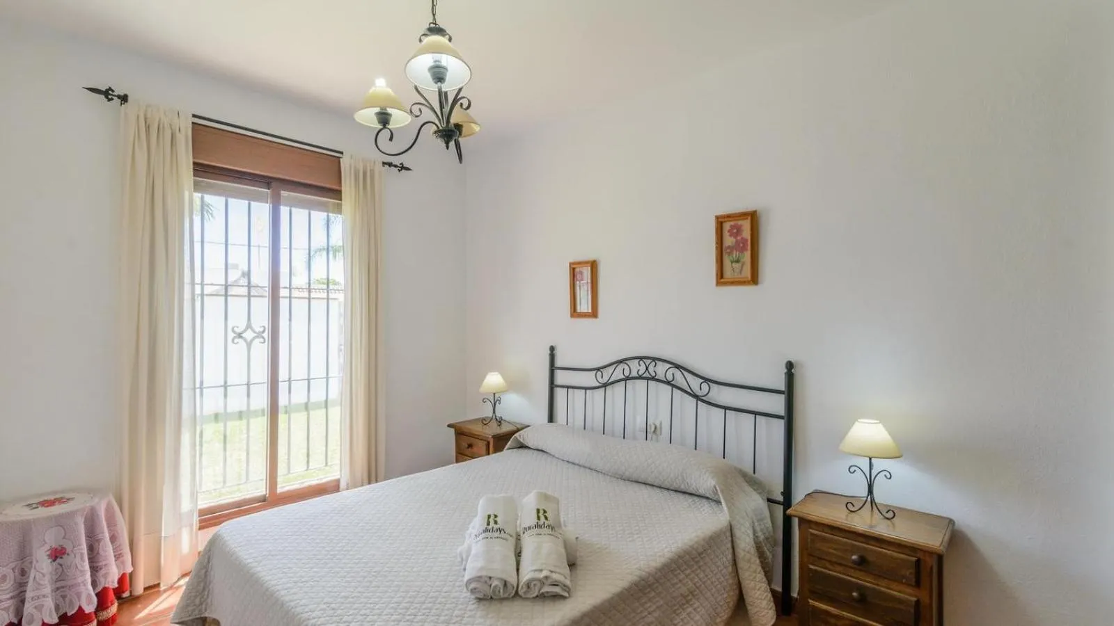 Bedroom, Bed in Villanueva - Casa 2 Conil Frontera by Ruralidays