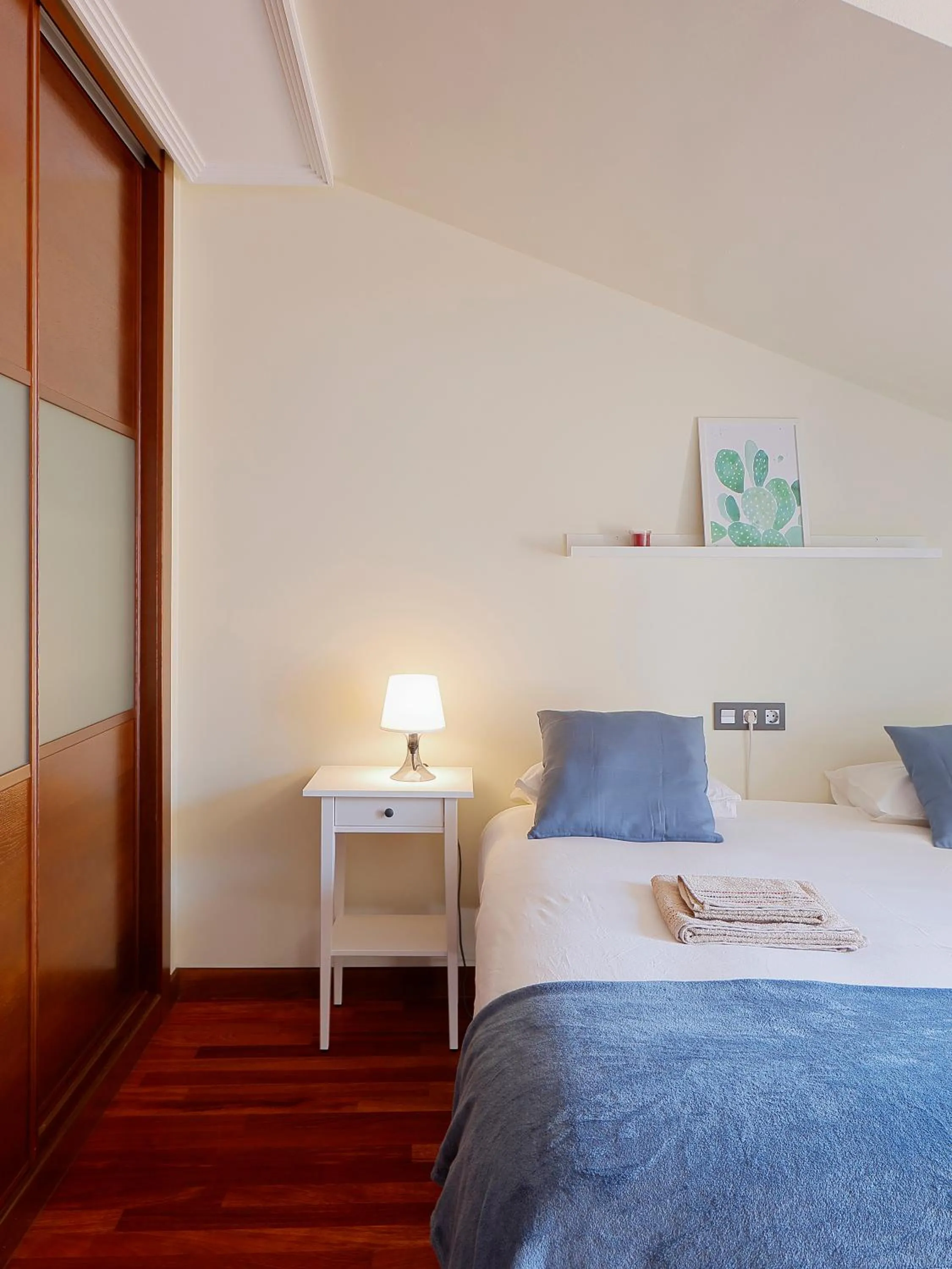Family, Bed in Ático con terraza, vistas al mar y parking en playa de S Lorenzo