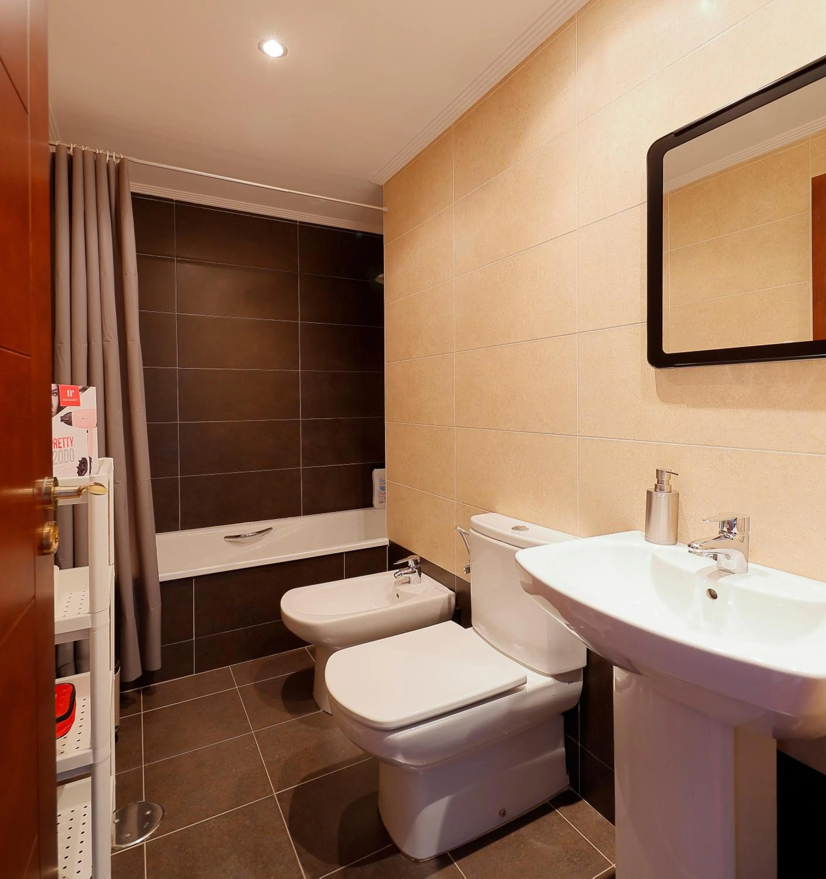 Bathroom in Ático con terraza, vistas al mar y parking en playa de S Lorenzo