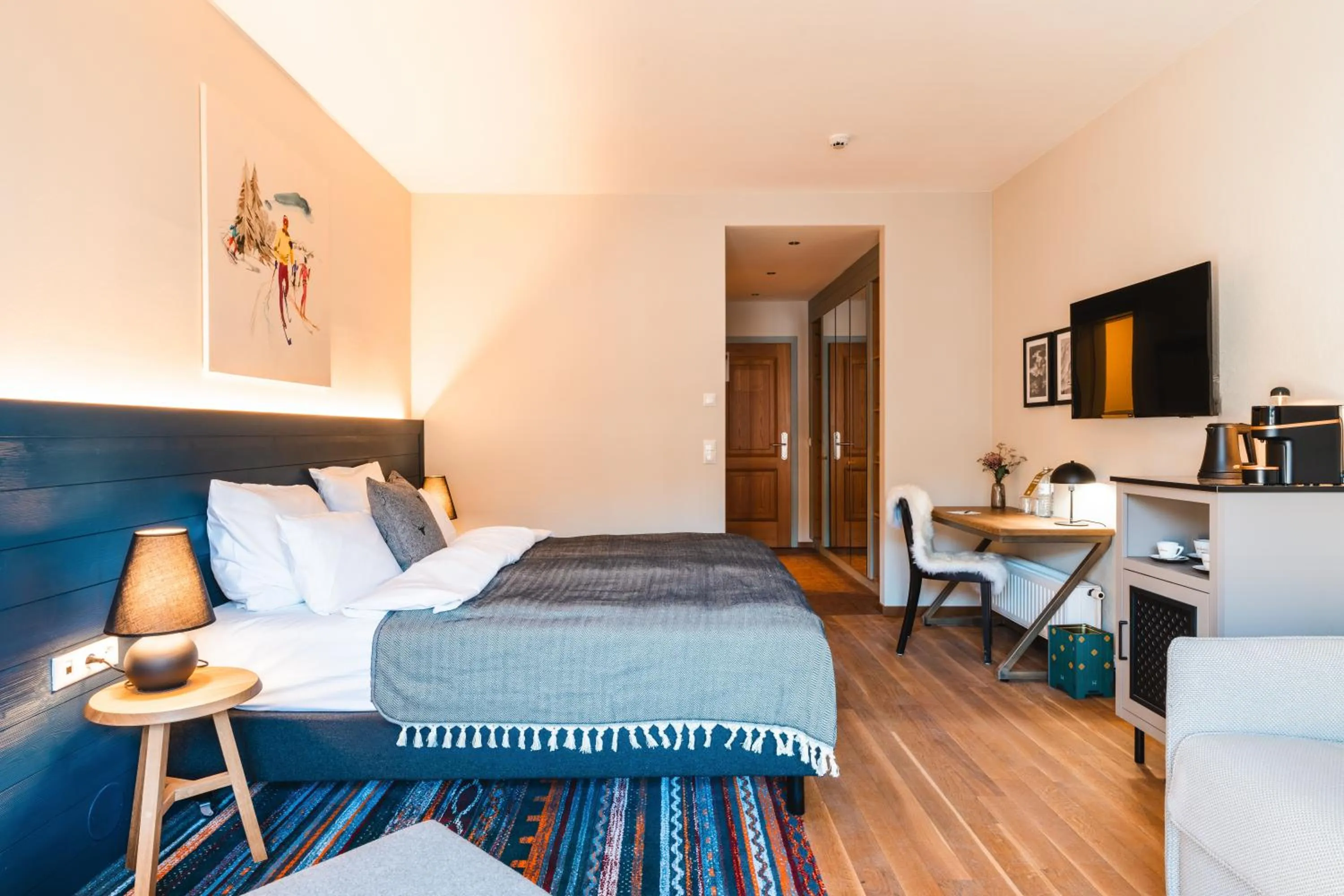 Photo of the whole room, Bed in HENRI Country House Kitzbühel