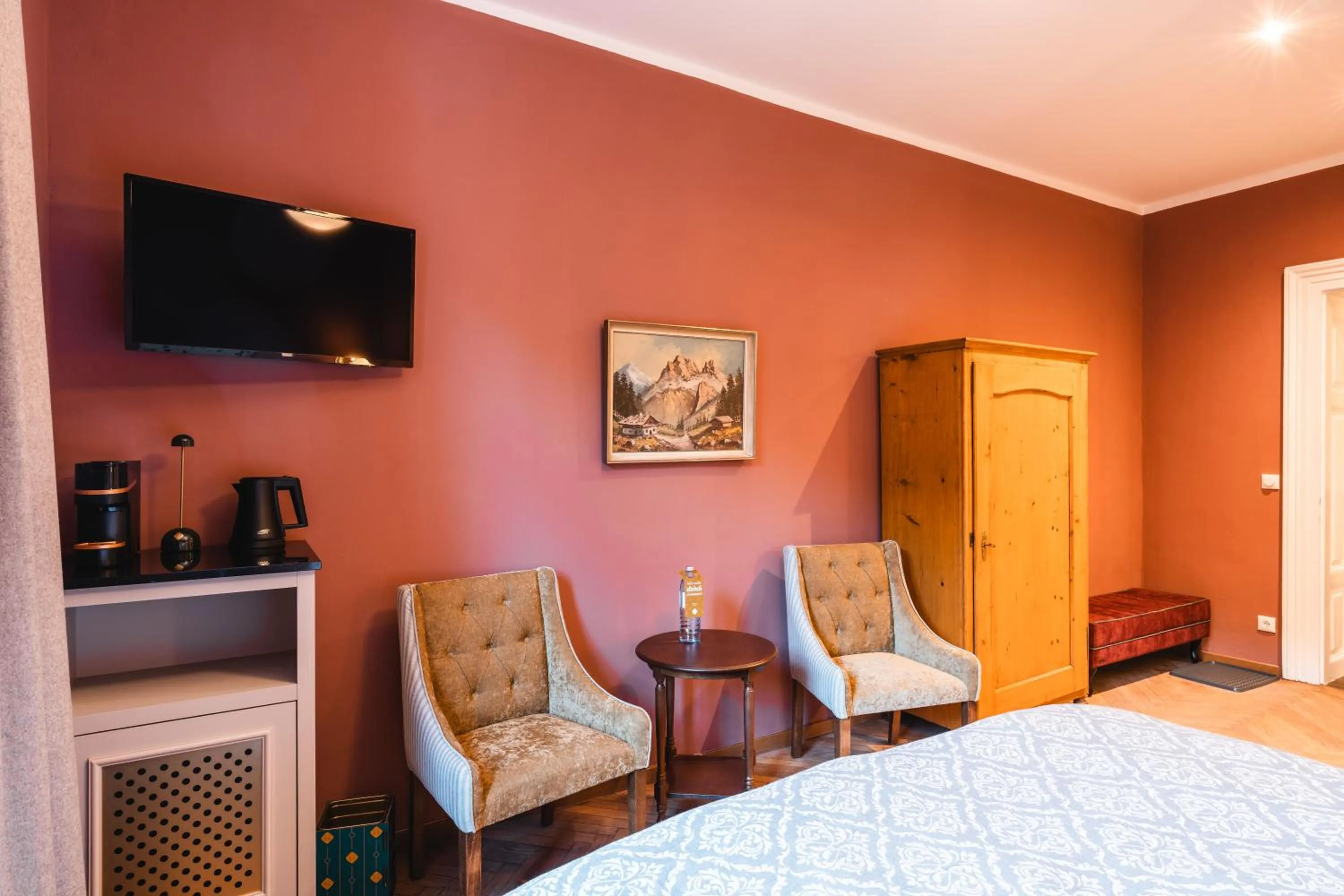 Photo of the whole room, Bed in HENRI Country House Kitzbühel