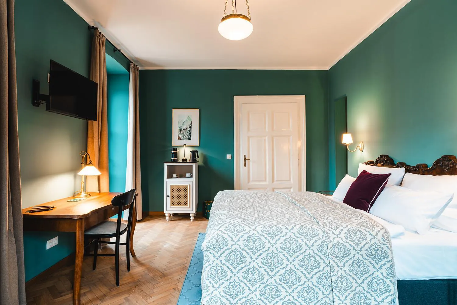 Bed in HENRI Country House Kitzbühel