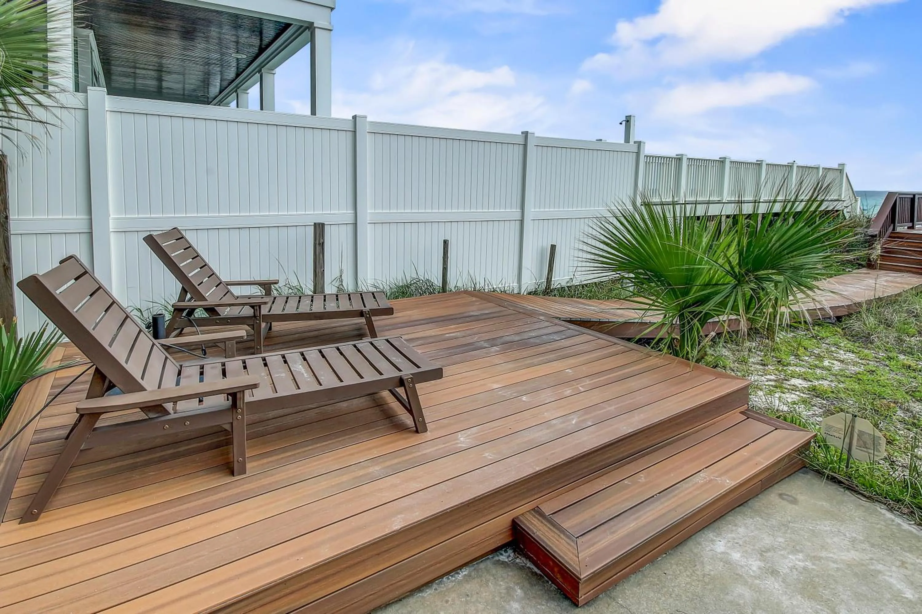 GULF FRONT 3BD/2BA Home with private beach access!