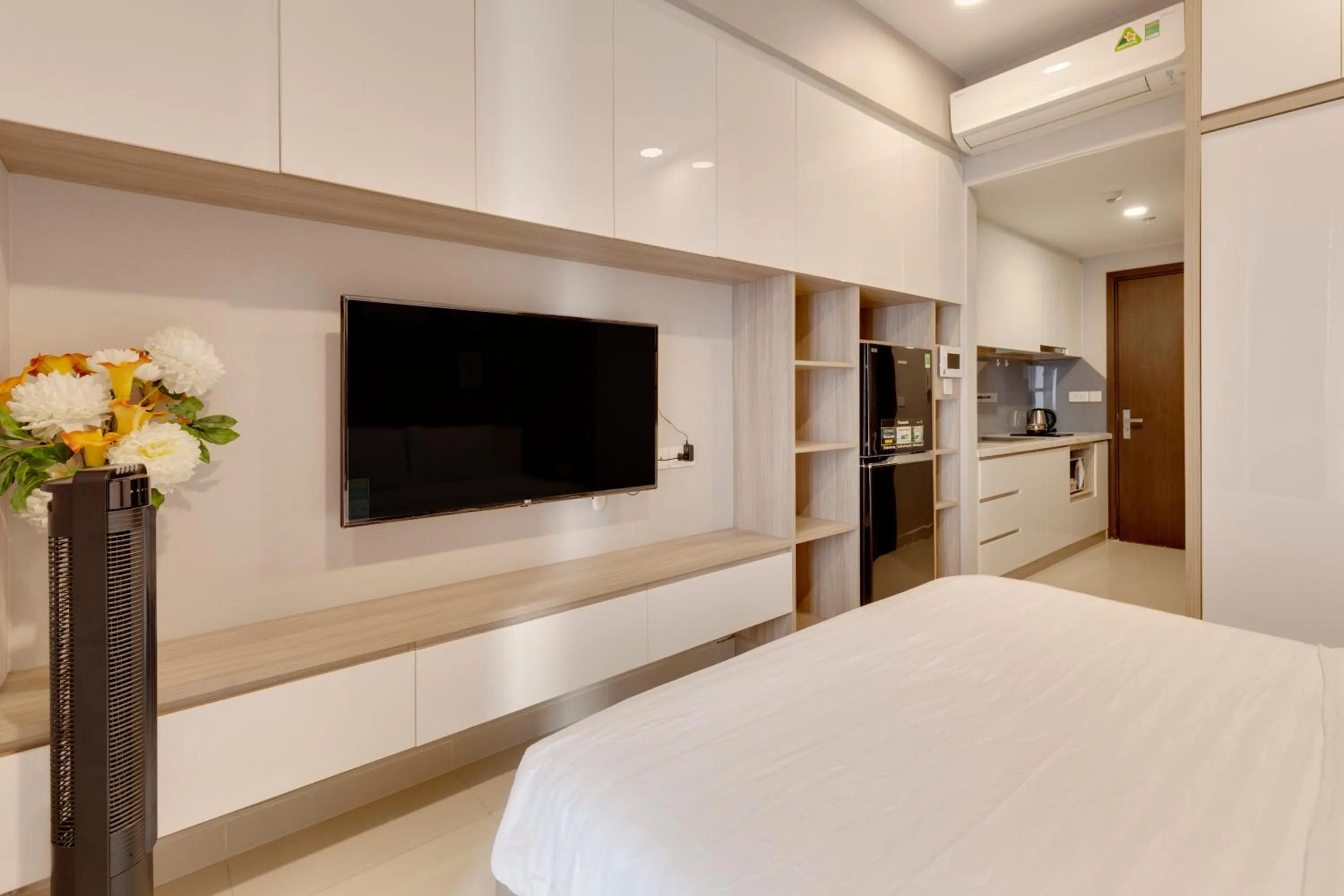 Communal lounge/ TV room, Bed in MH Apartment- Tresor- spacious and cozy center D4