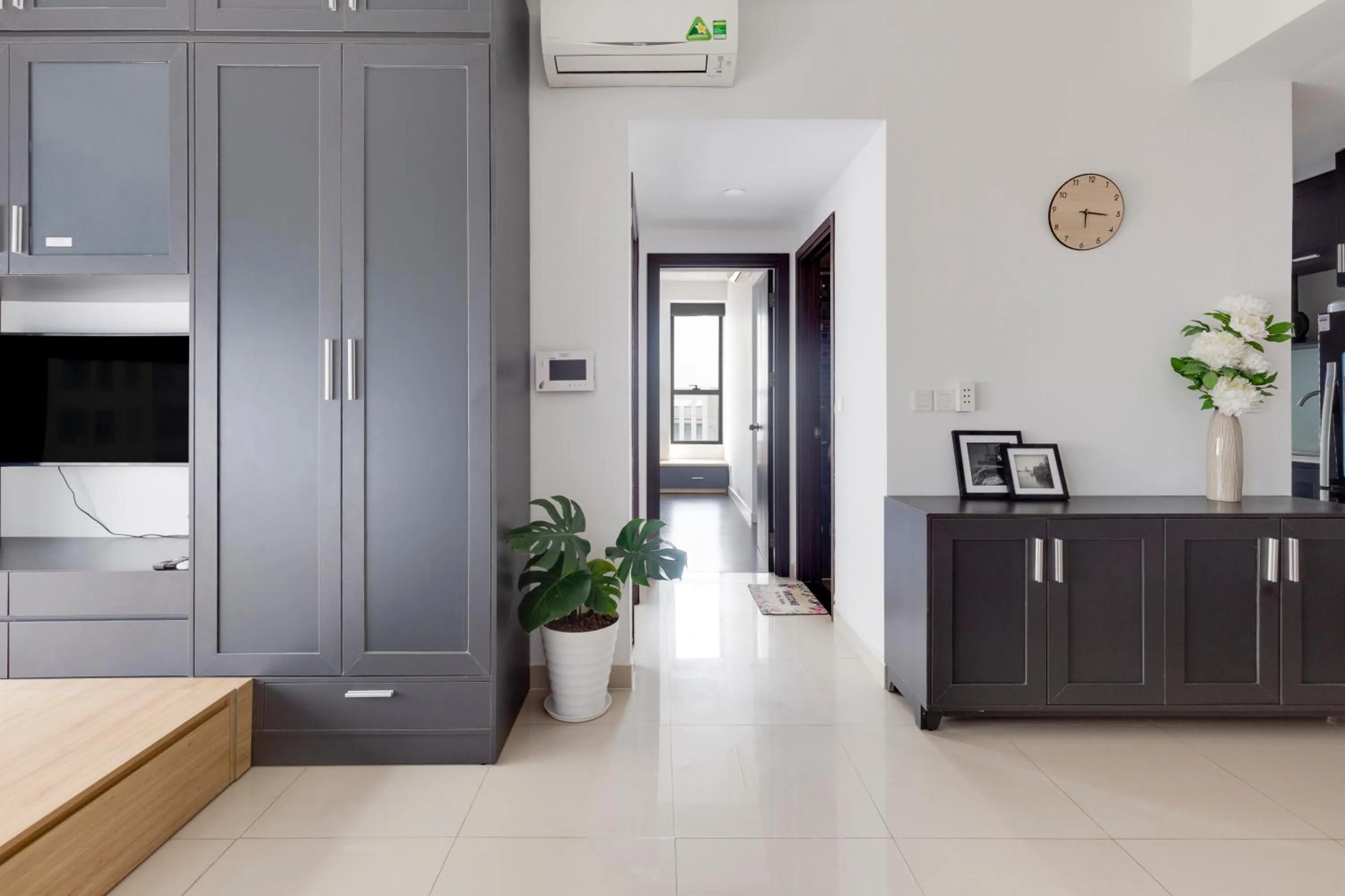 TV and multimedia in MH Apartment- Tresor- spacious and cozy center D4