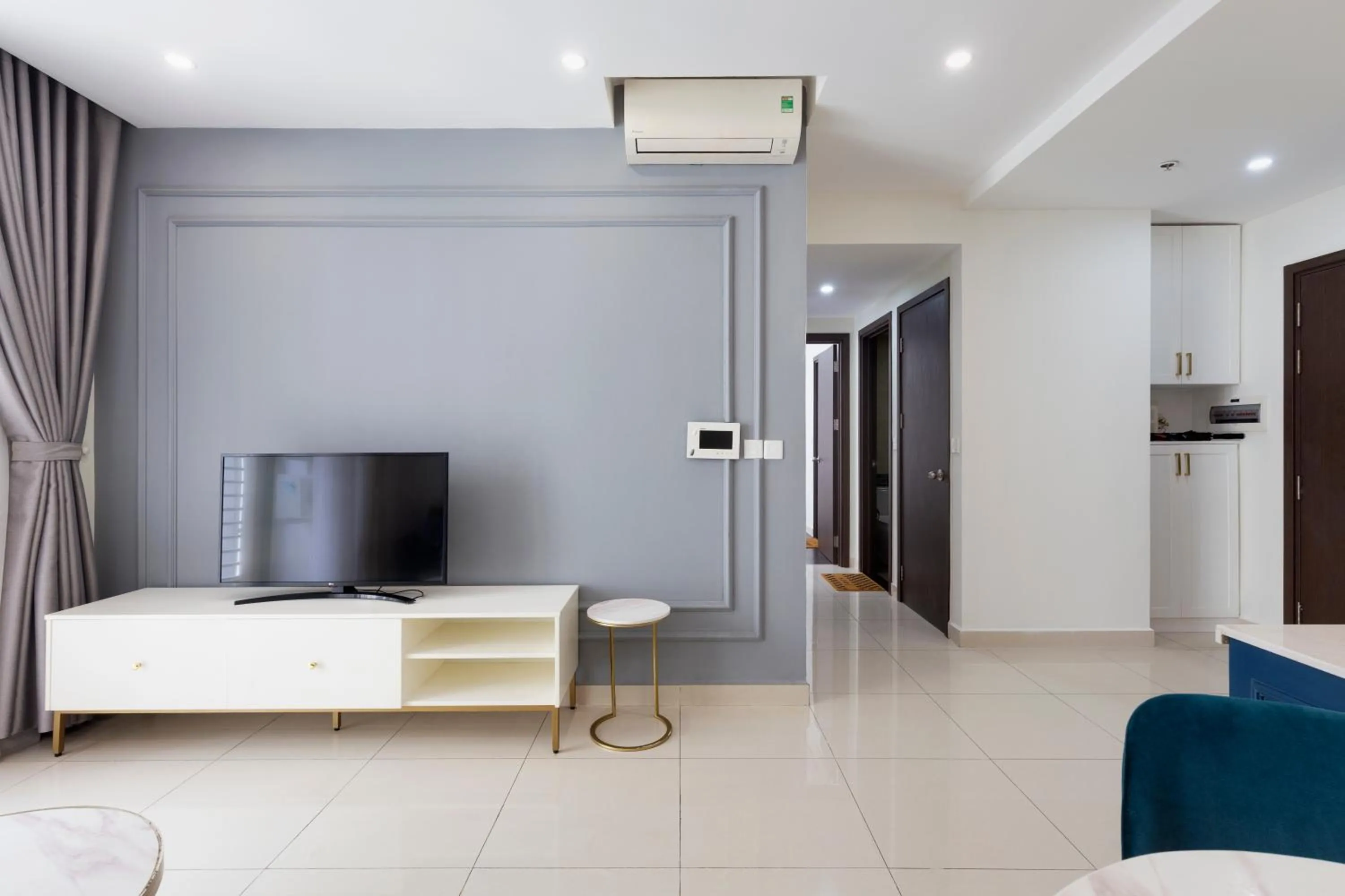 TV and multimedia in MH Apartment- Tresor- spacious and cozy center D4