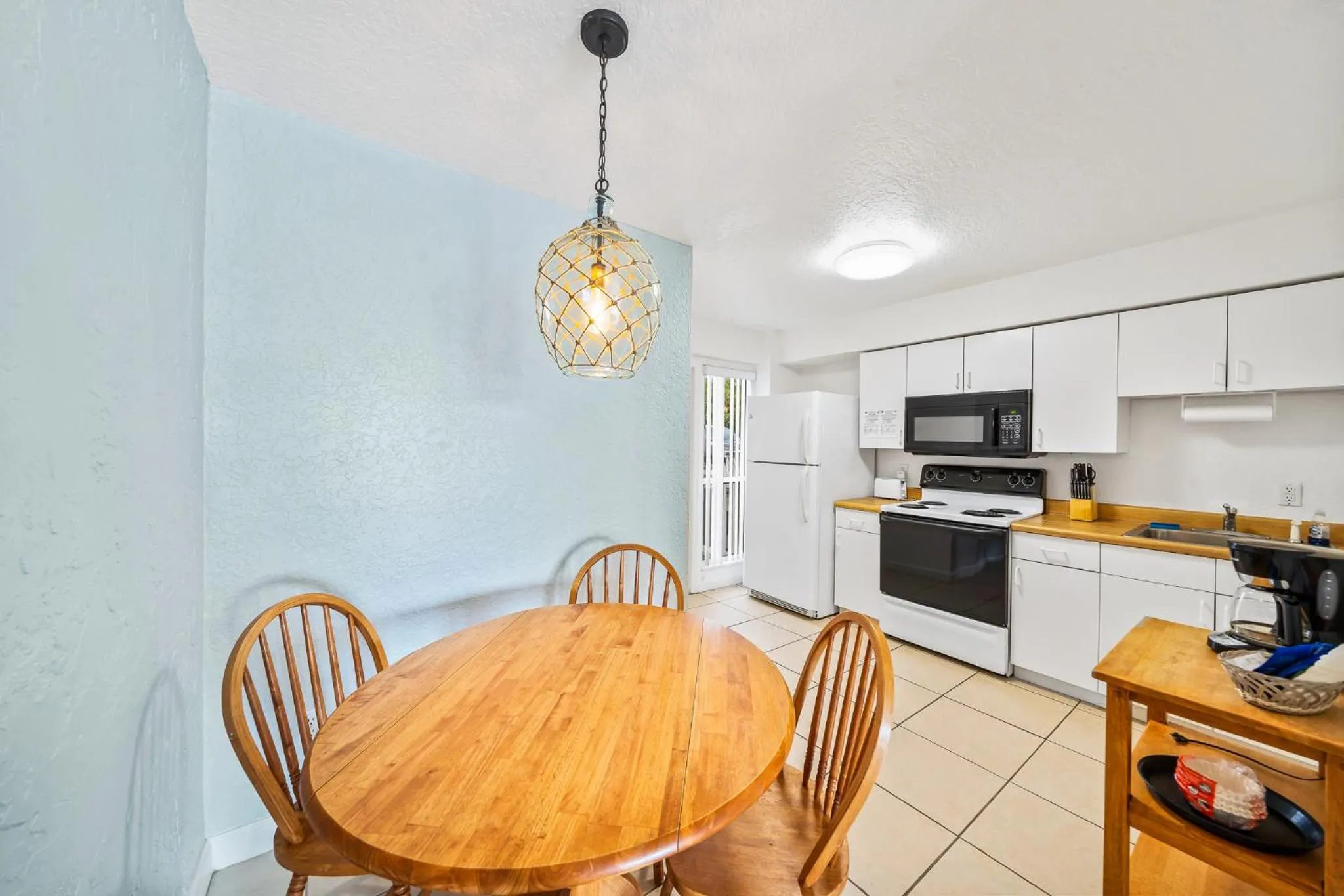 Dining area in Sebastian Saltwater Lodge