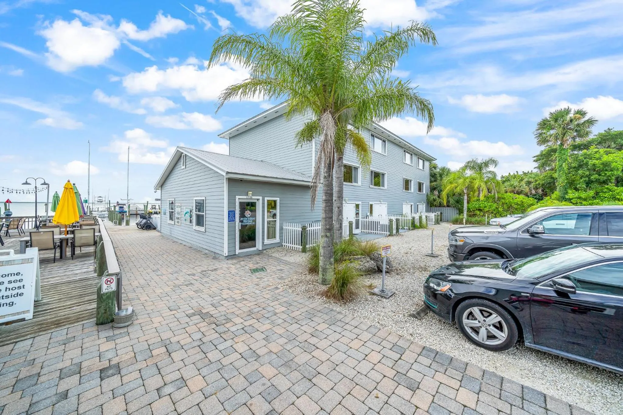 Property building in Sebastian Saltwater Lodge