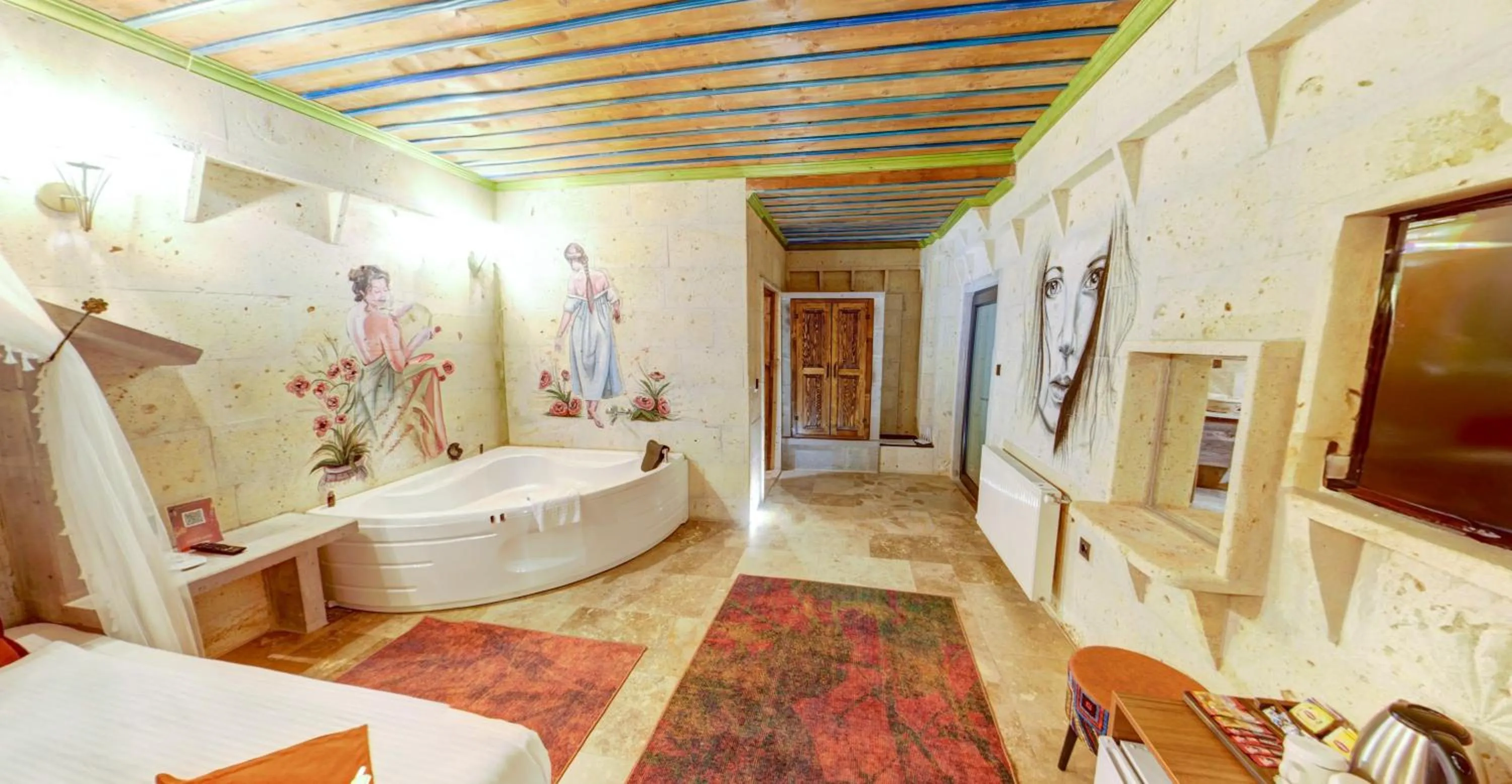 Hot Tub in AKRİTİS STONE HOUSE