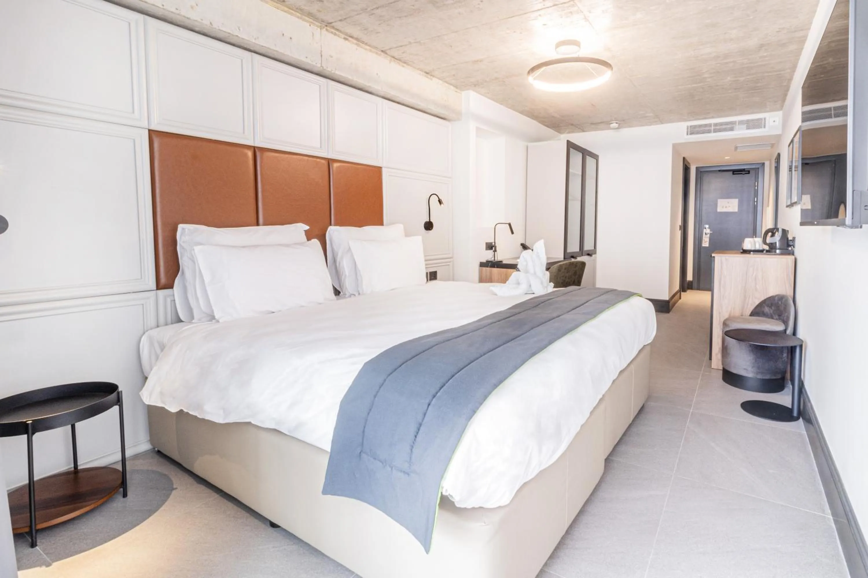 Bedroom, Bed in The Londoner Hotel Sliema