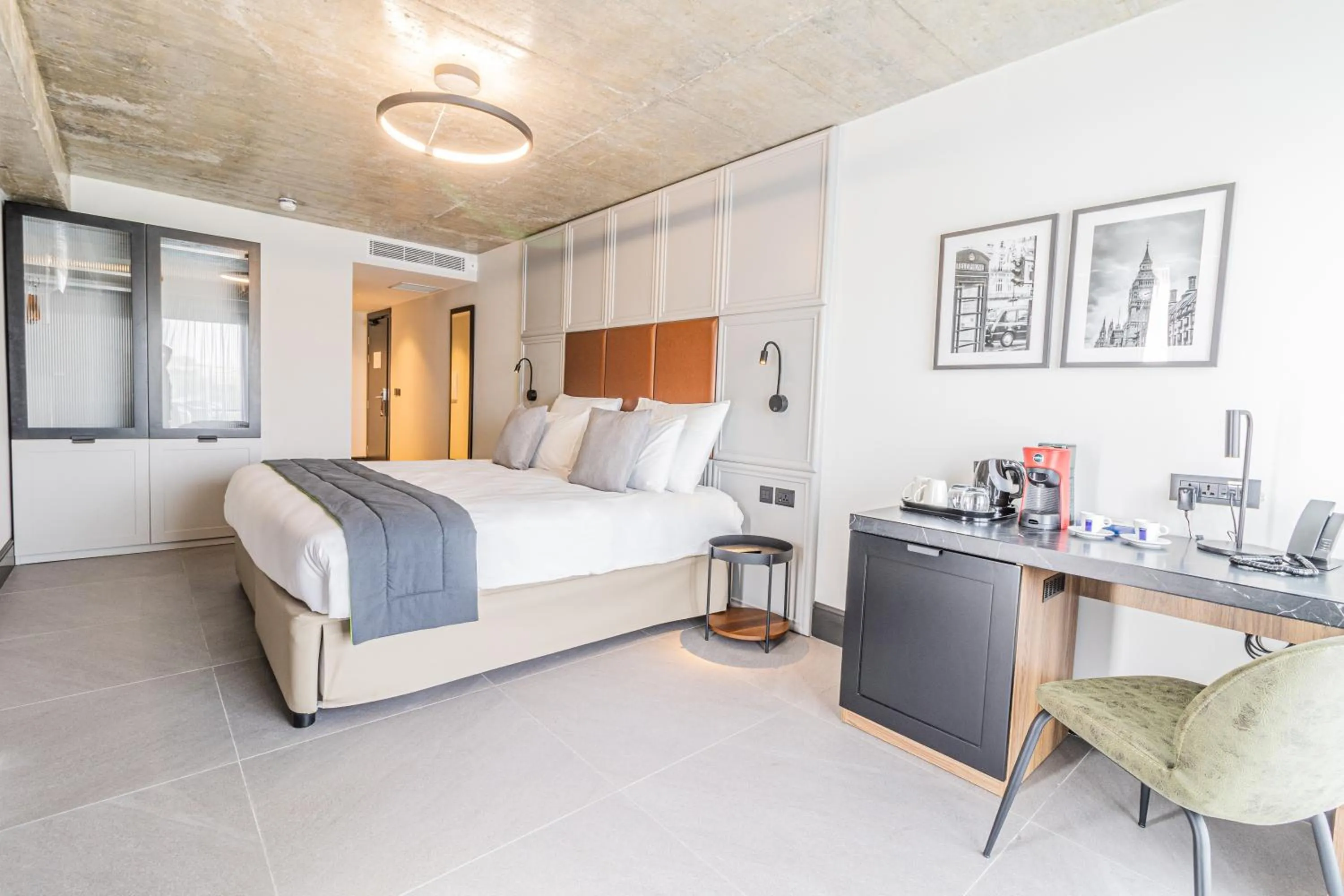 Bedroom, Bed in The Londoner Hotel Sliema