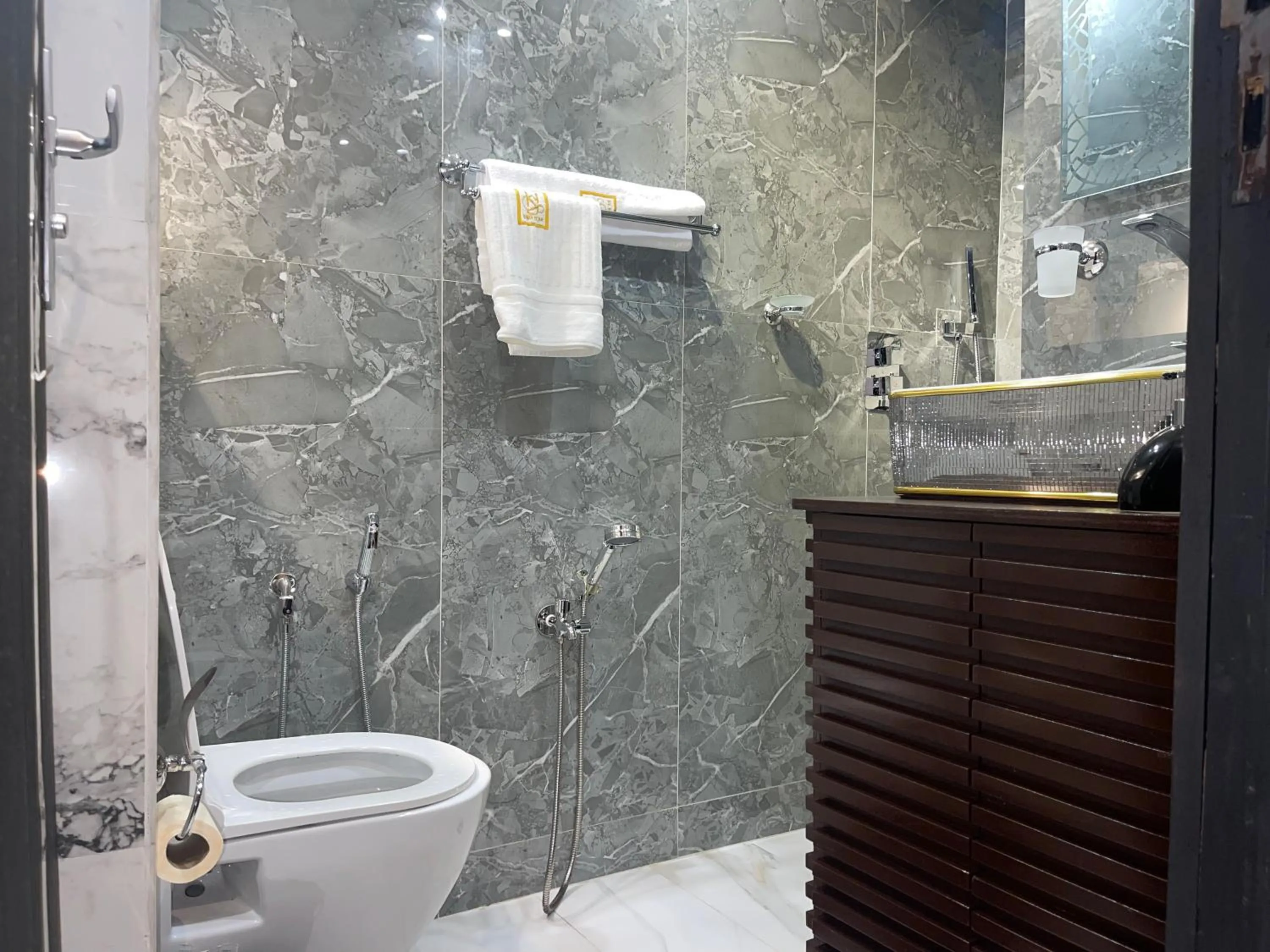 towels in Suna' a Home Bonapriso