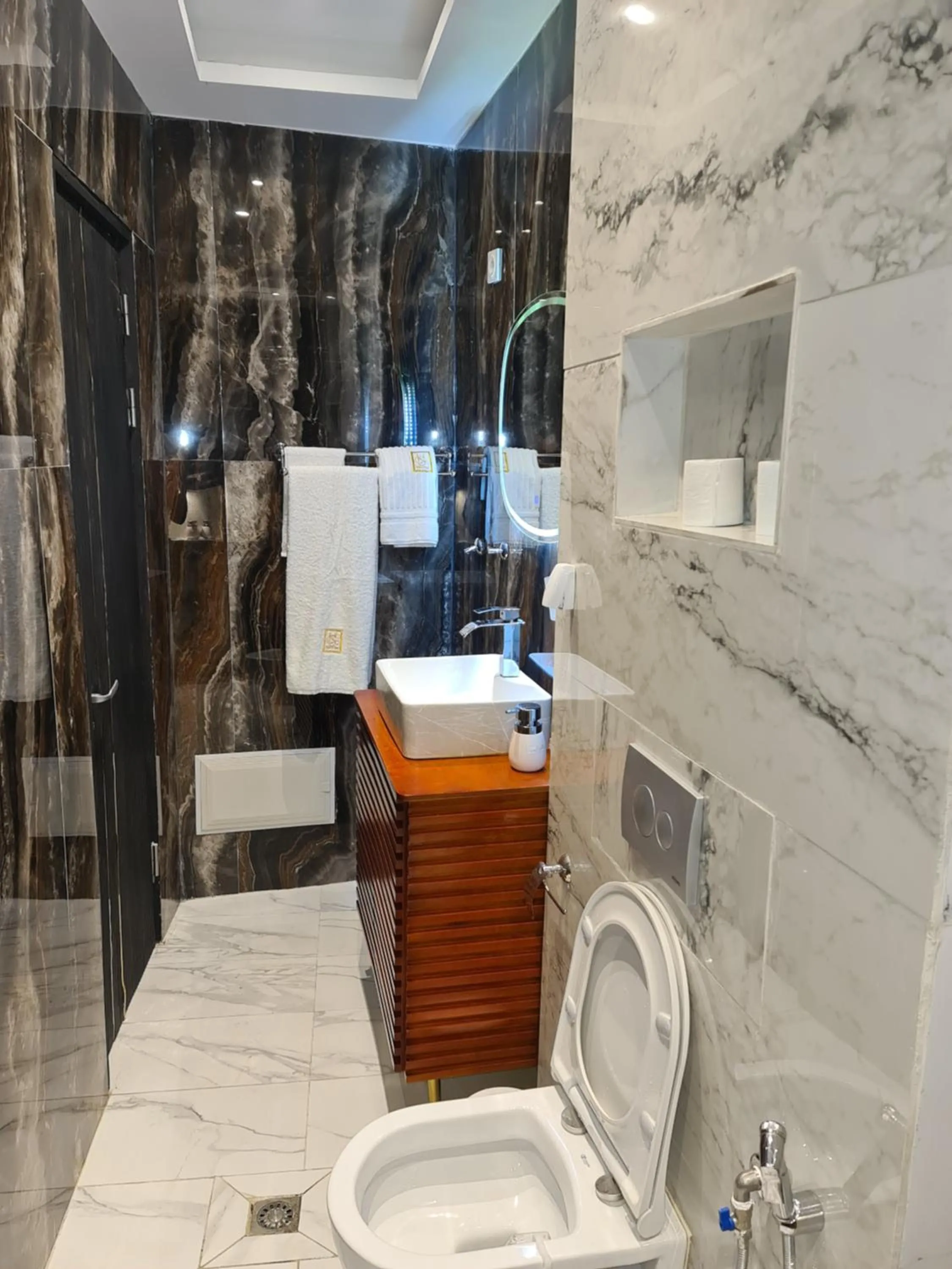 Bathroom in Suna' a Home Bonapriso