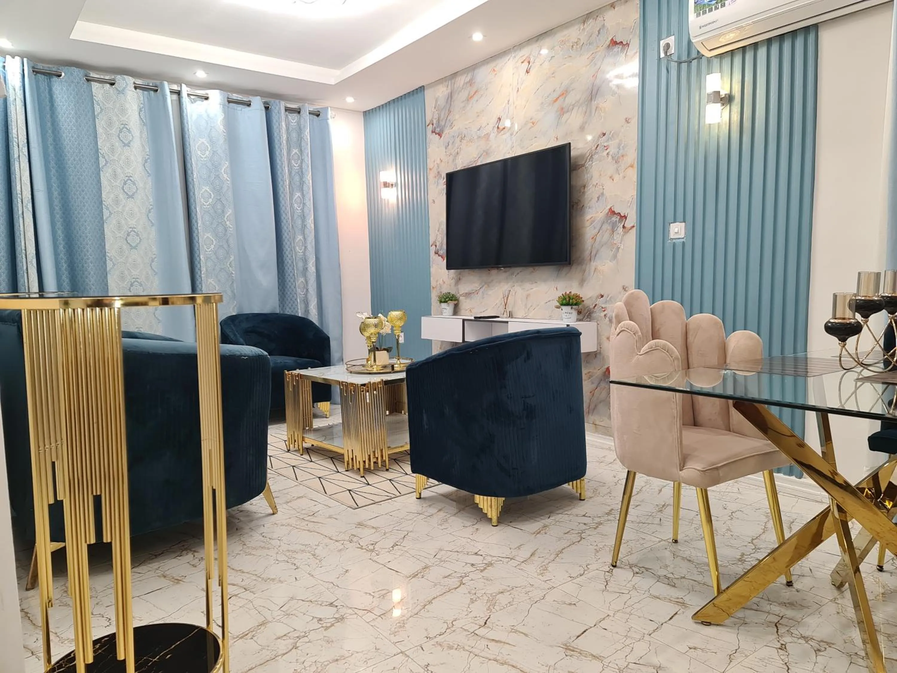 Living room in Suna' a Home Bonapriso