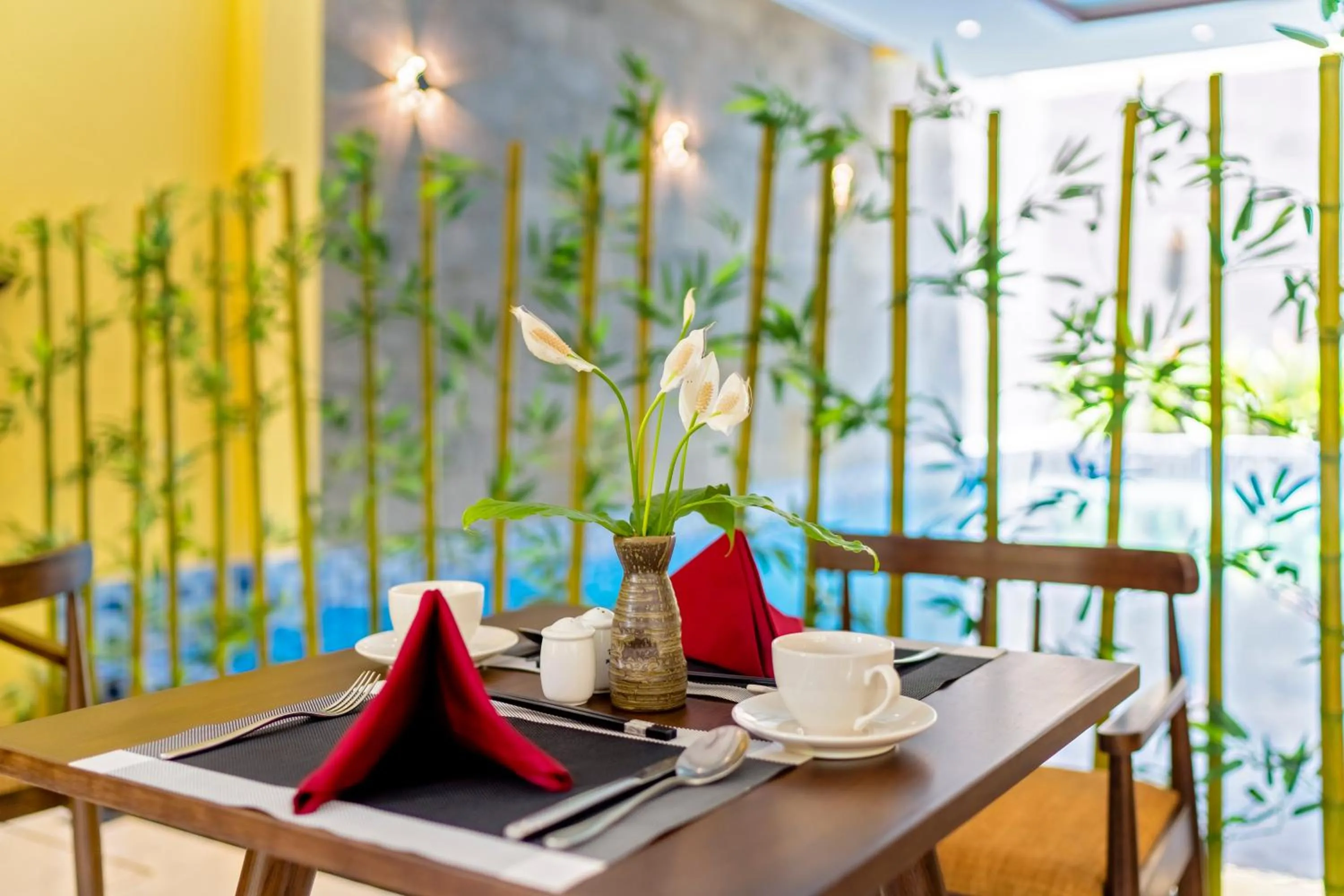 Restaurant/places to eat in Chillax Old Town Villa