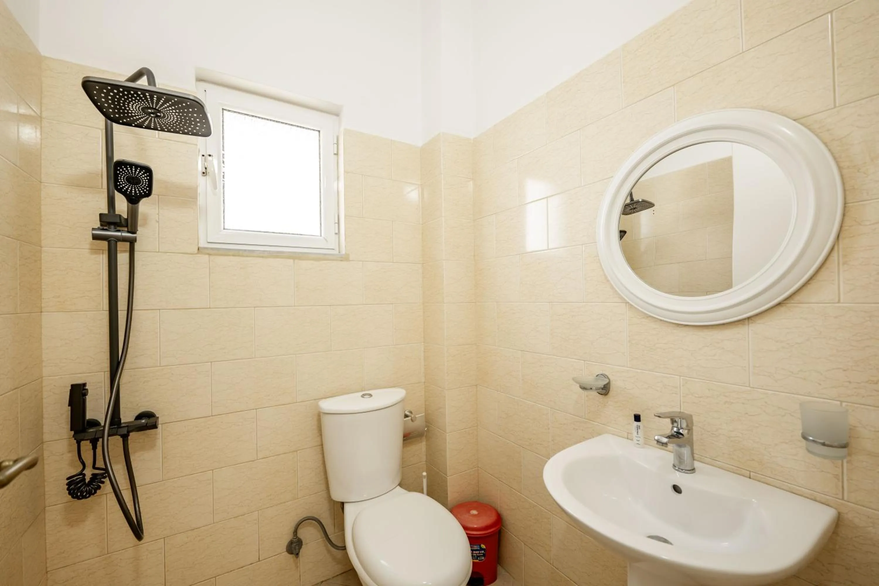 Shower in Vila Antica