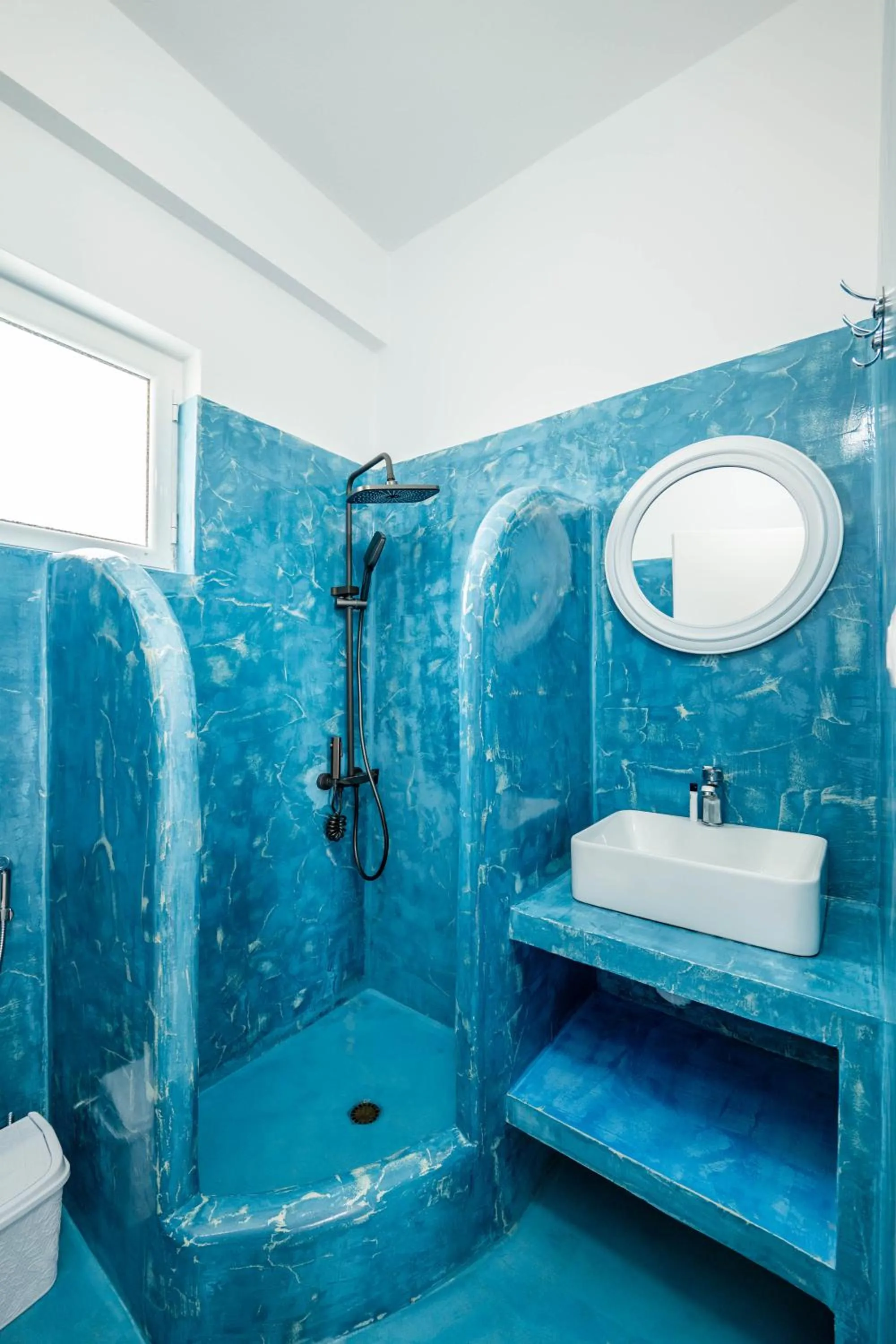 Shower in Vila Antica