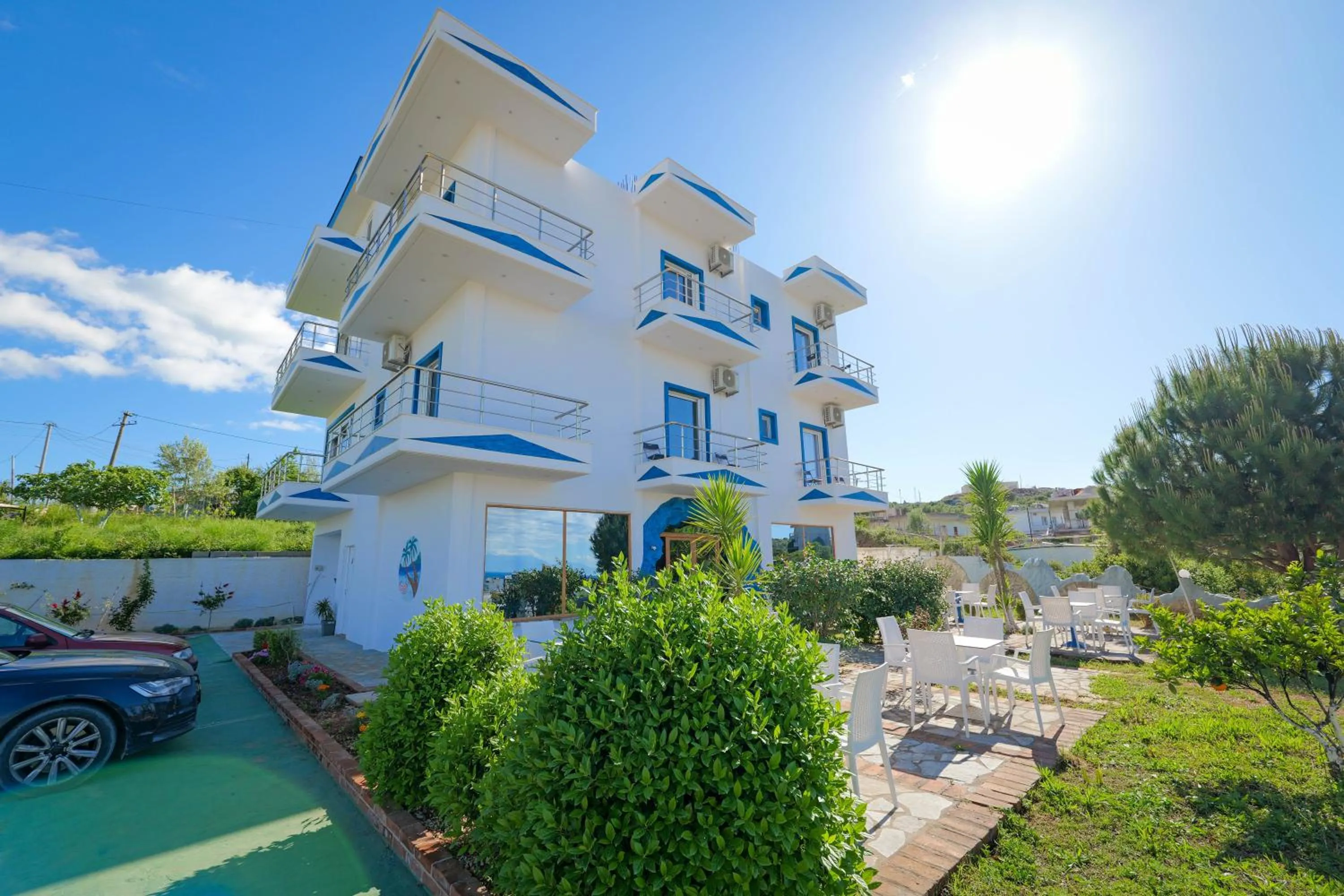 Property building in Vila Antica