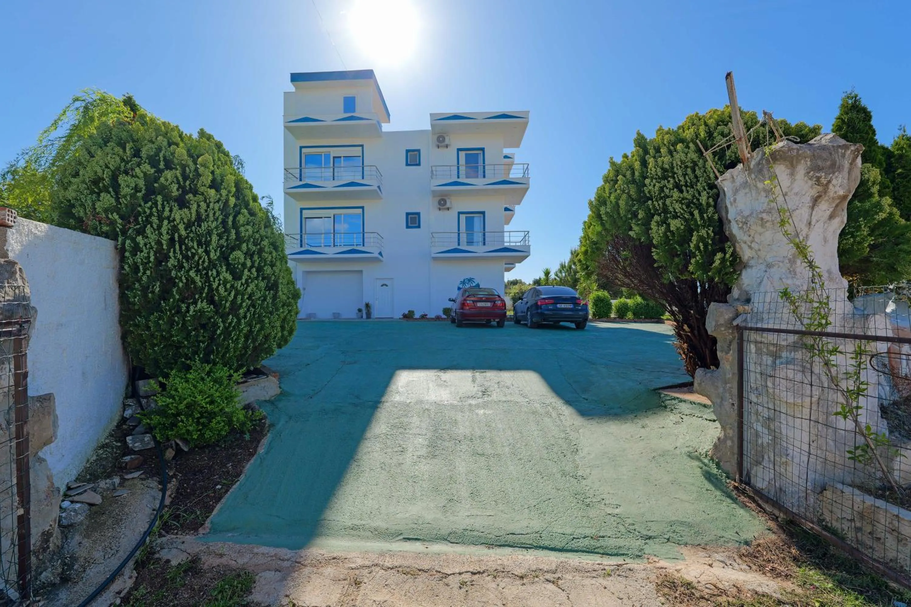 Property building in Vila Antica