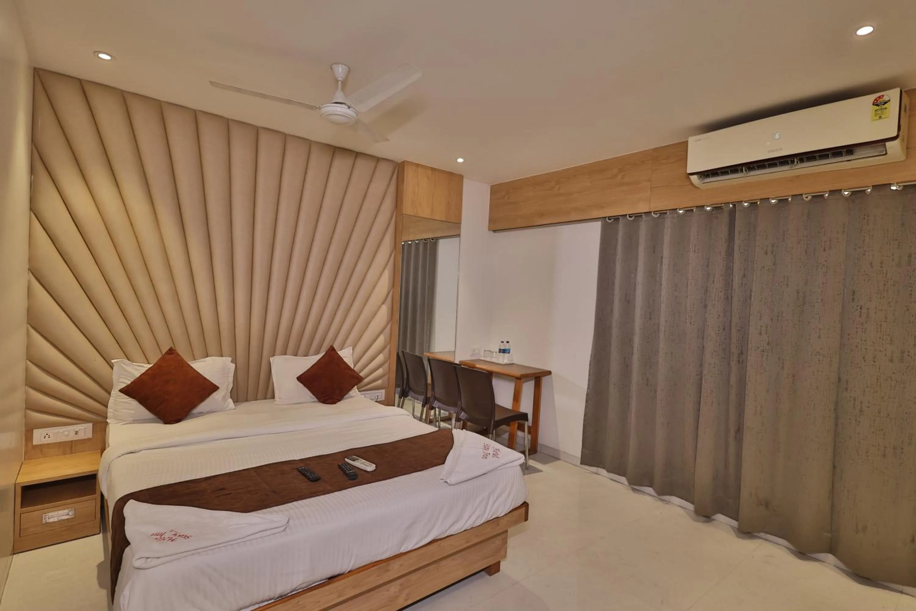 Bed in HOTEL STAY INN