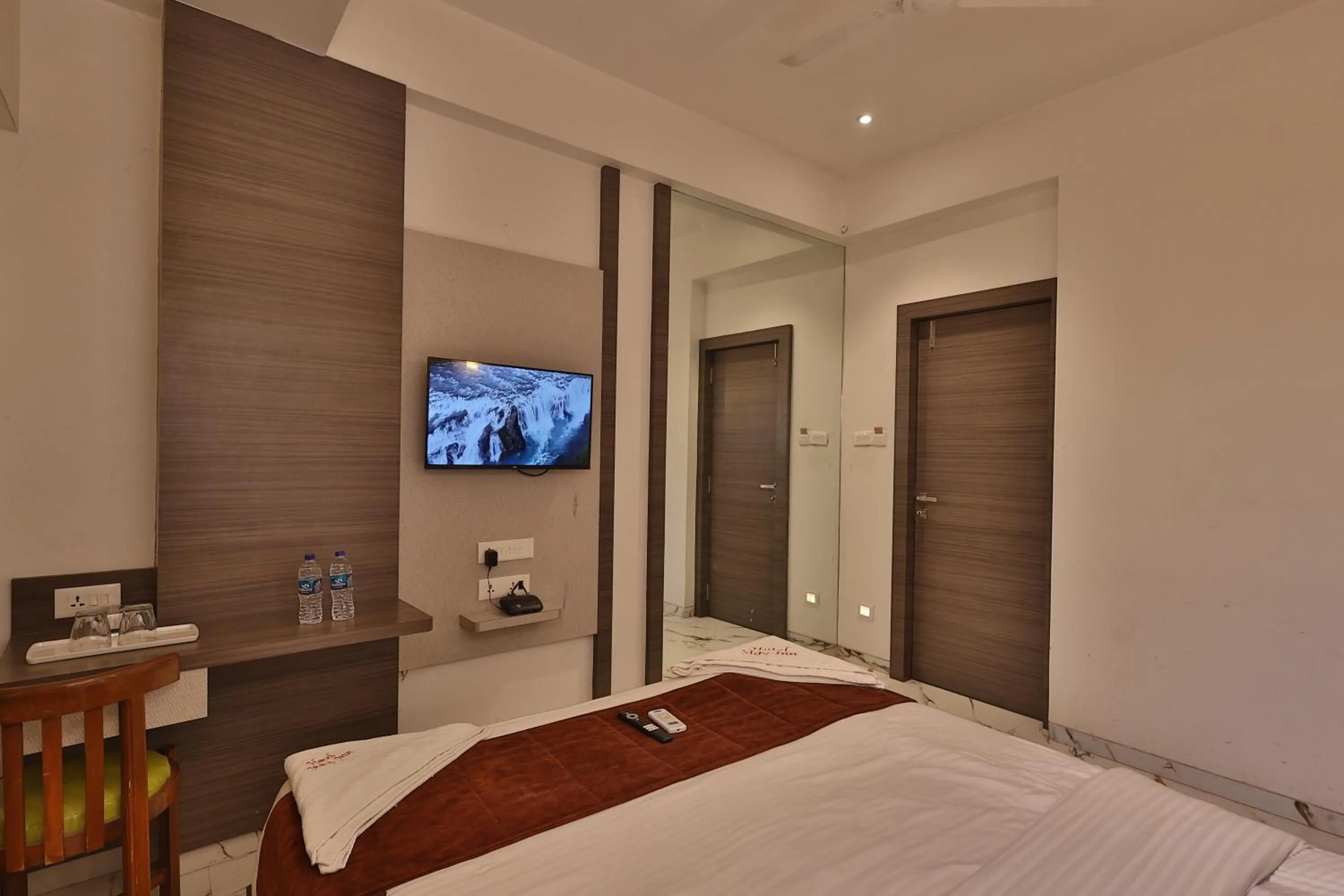 Bed in HOTEL STAY INN