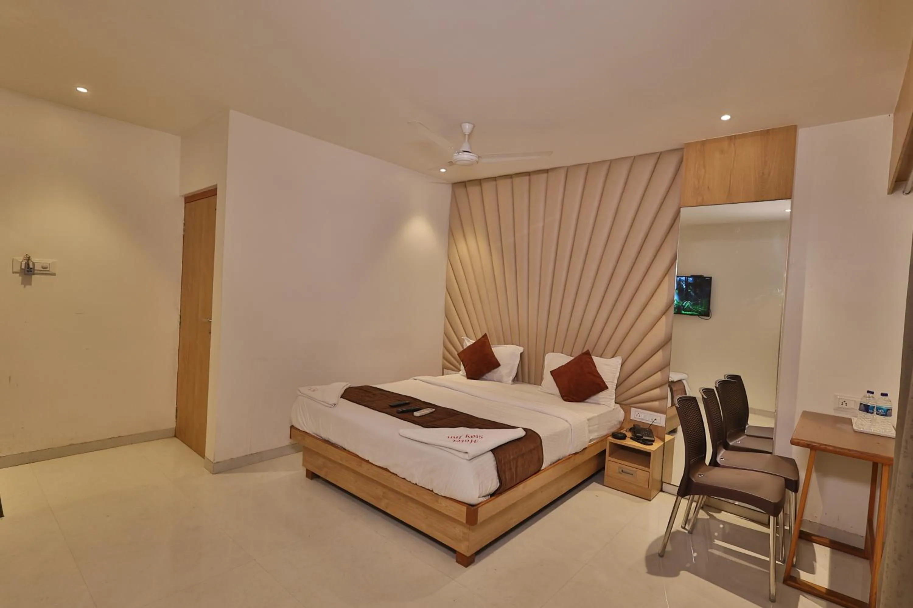 Bed in HOTEL STAY INN